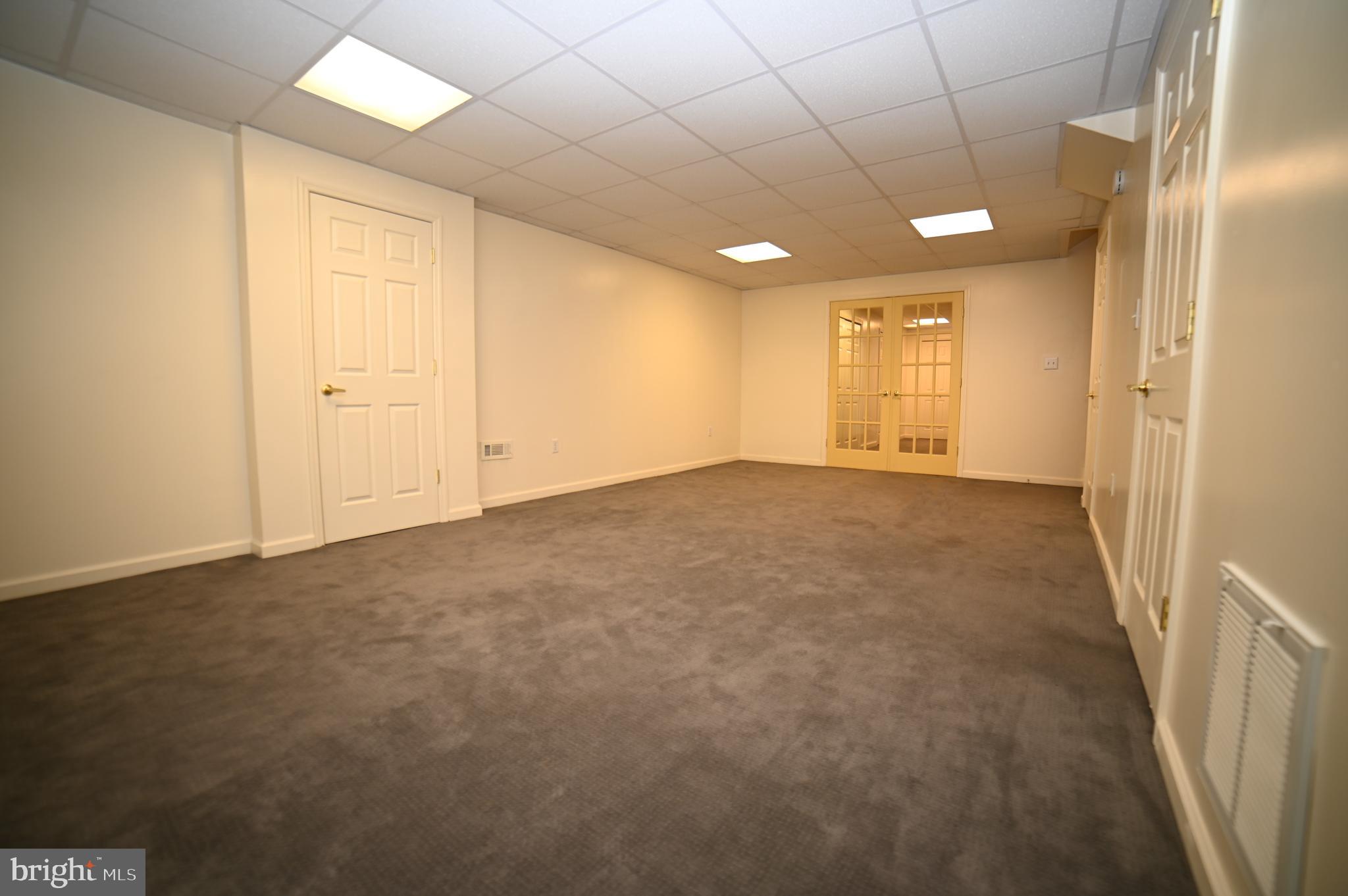 GREENBRIAR - Residential Lease