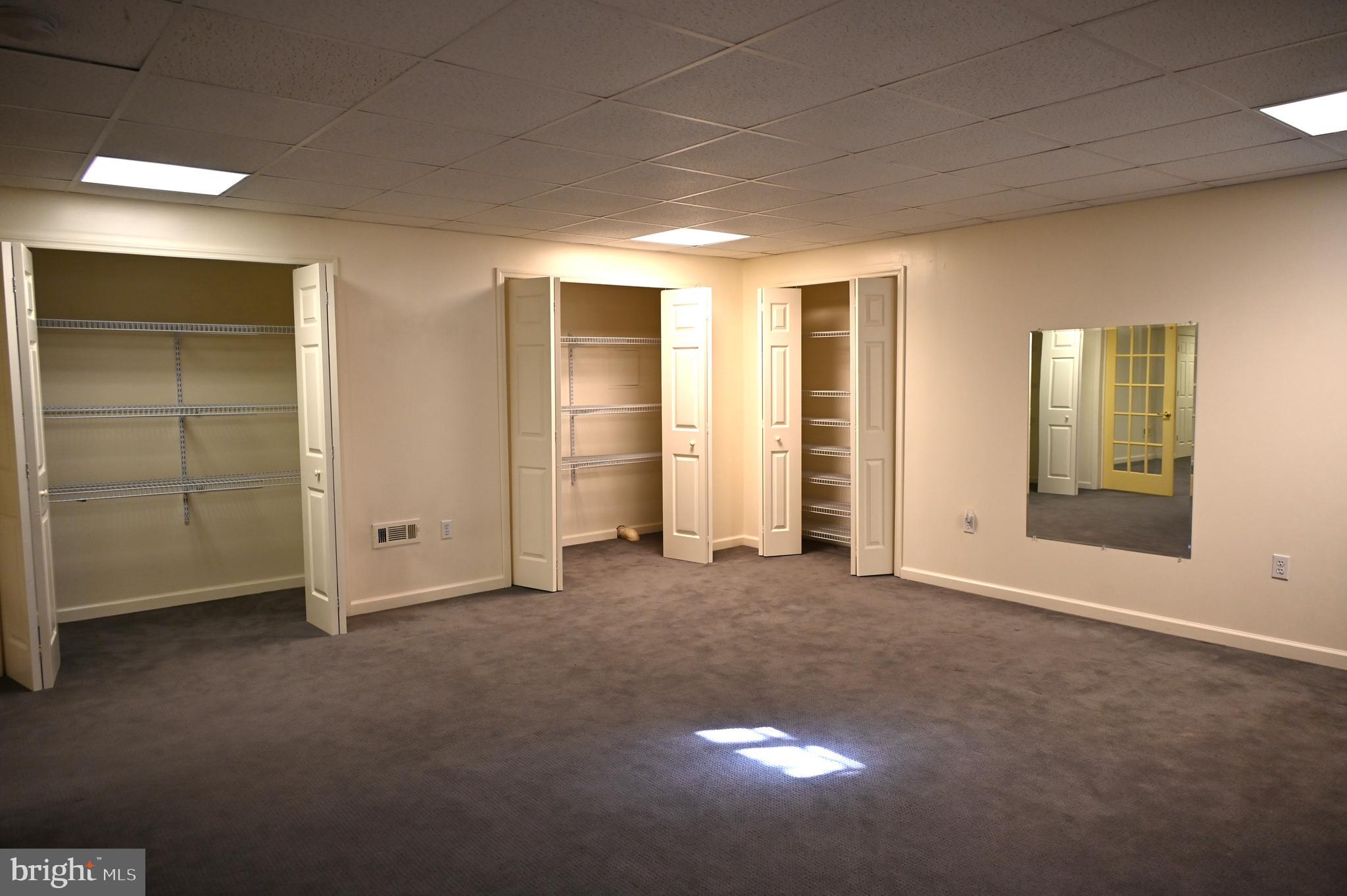 GREENBRIAR - Residential Lease