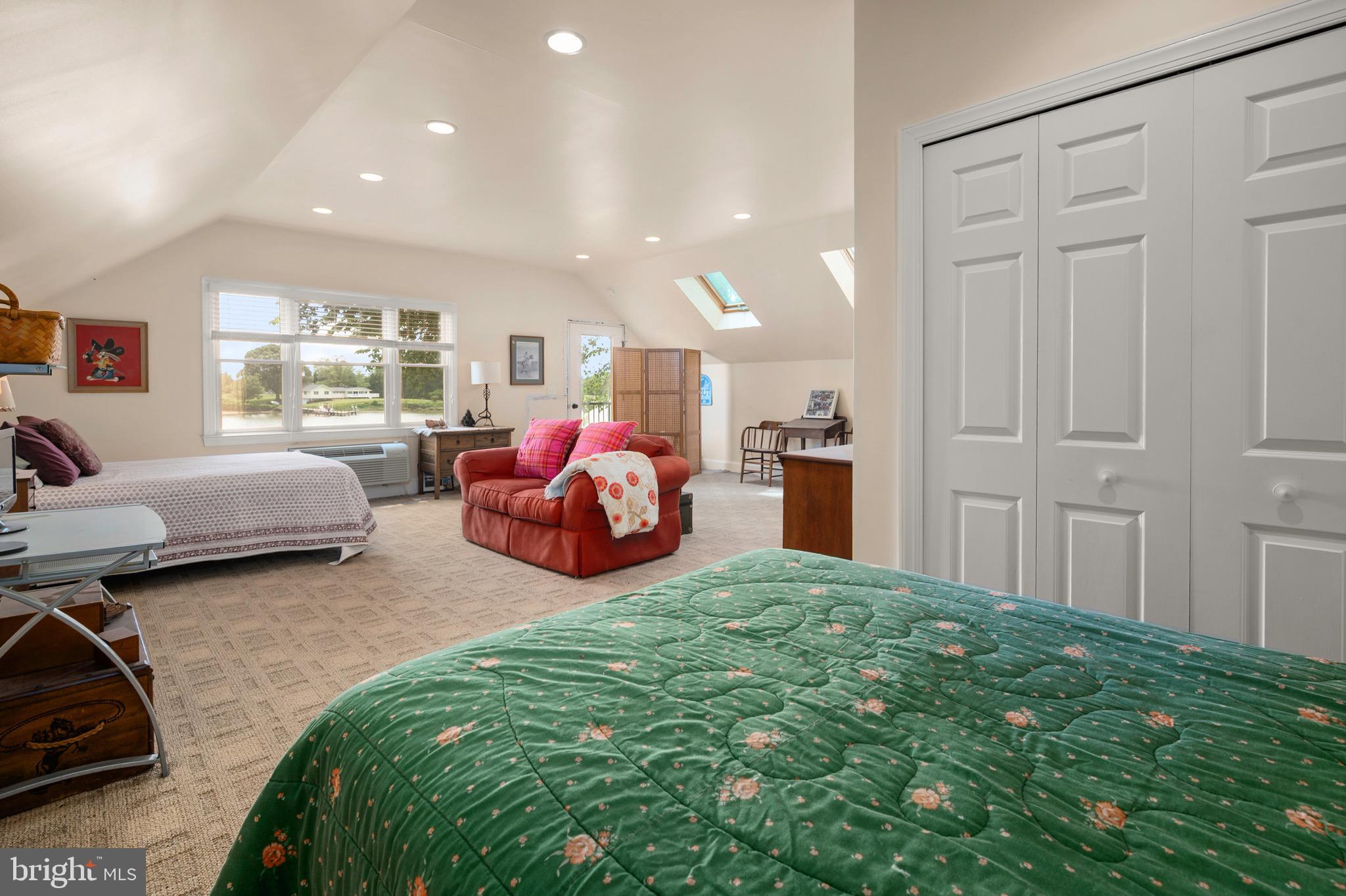 PIONEER POINT - Residential