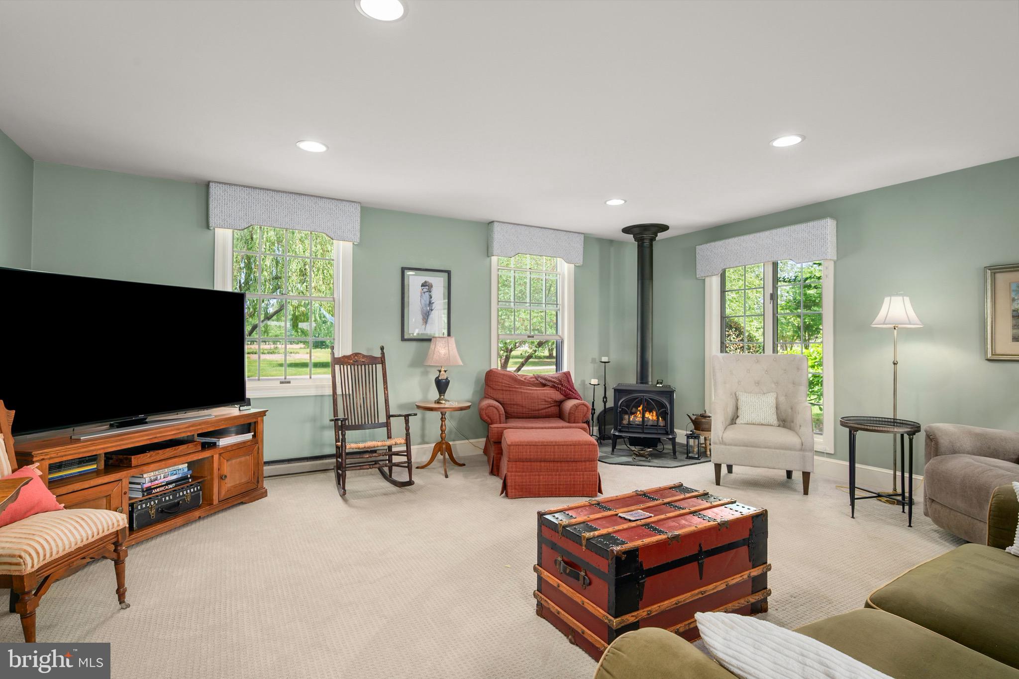 PIONEER POINT - Residential