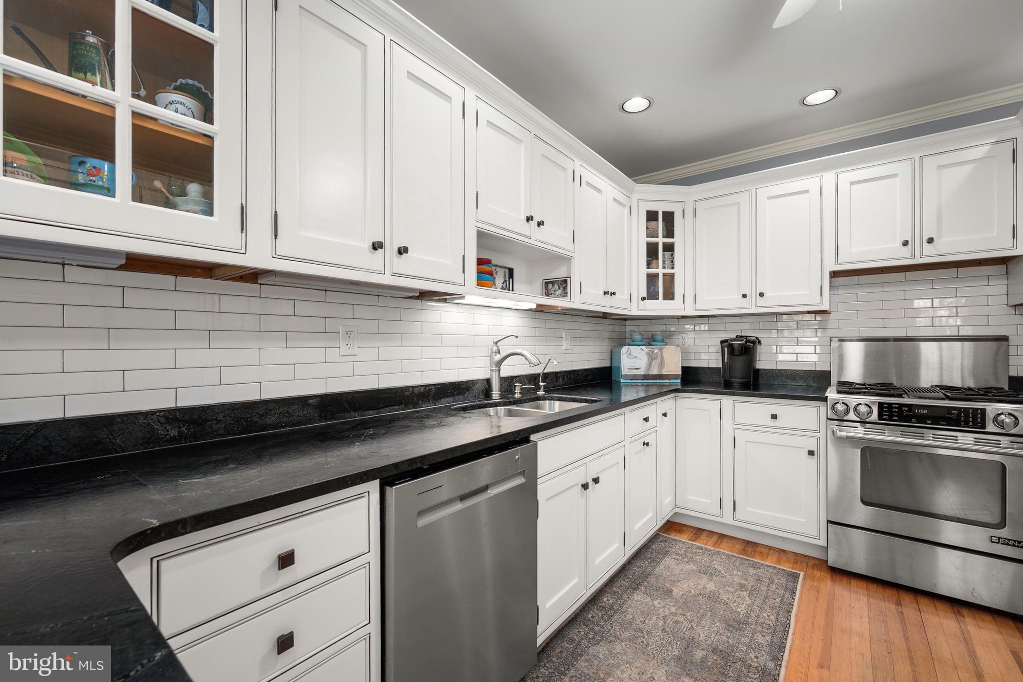 PIONEER POINT - Residential