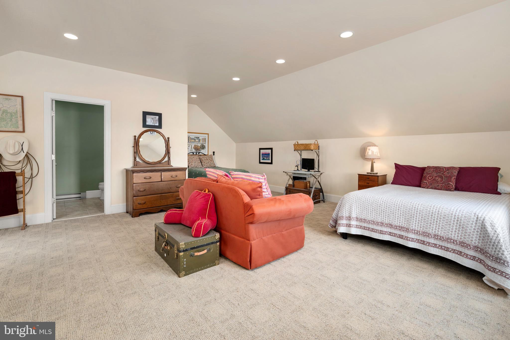 PIONEER POINT - Residential