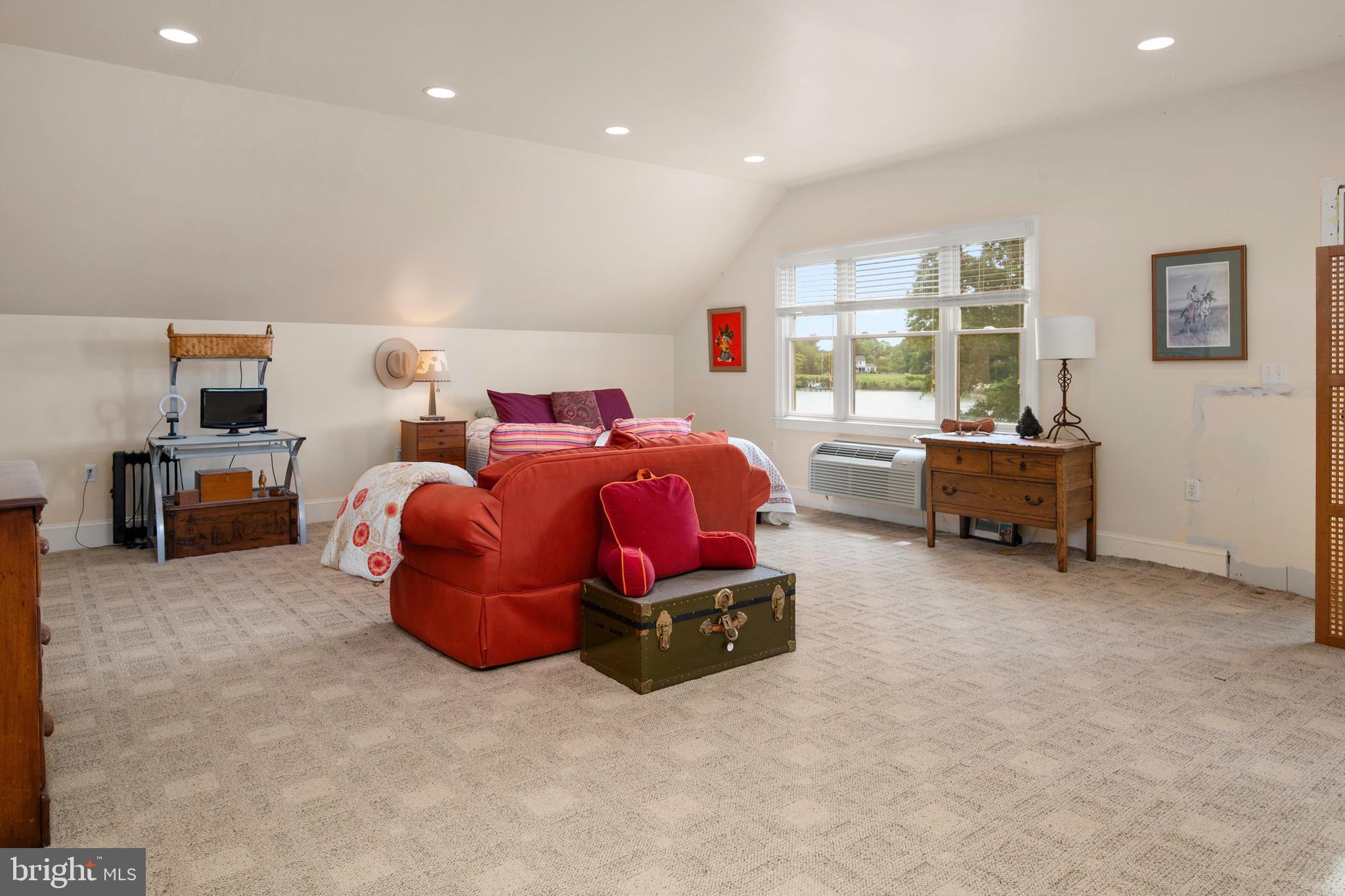 PIONEER POINT - Residential