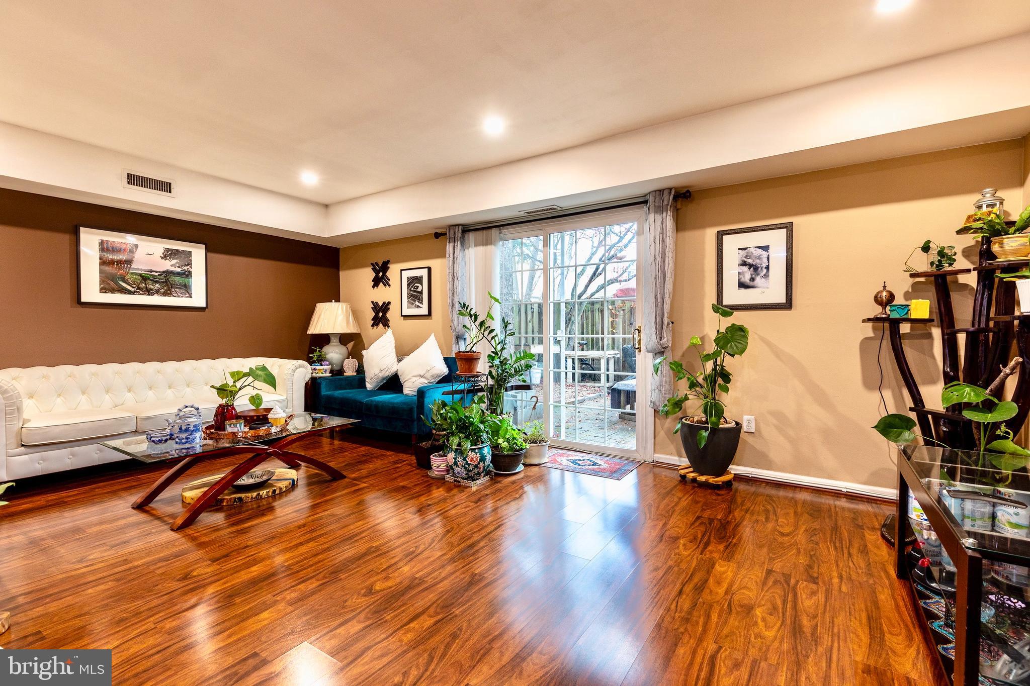 LANSDALE - Residential