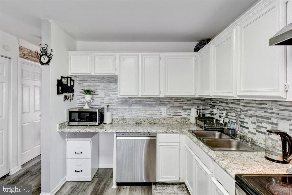 STAFFORD MEADOWS - Residential