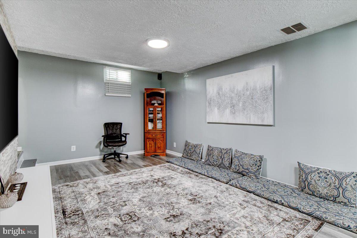 STAFFORD MEADOWS - Residential