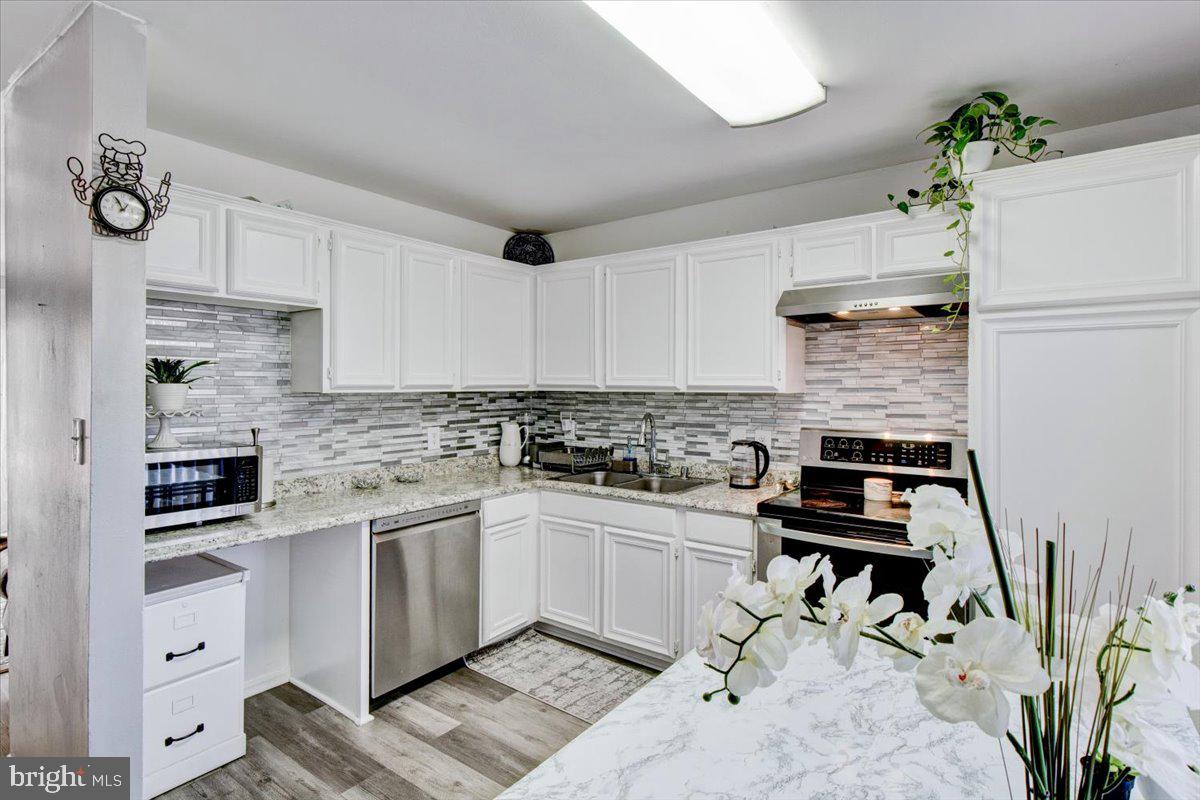 STAFFORD MEADOWS - Residential