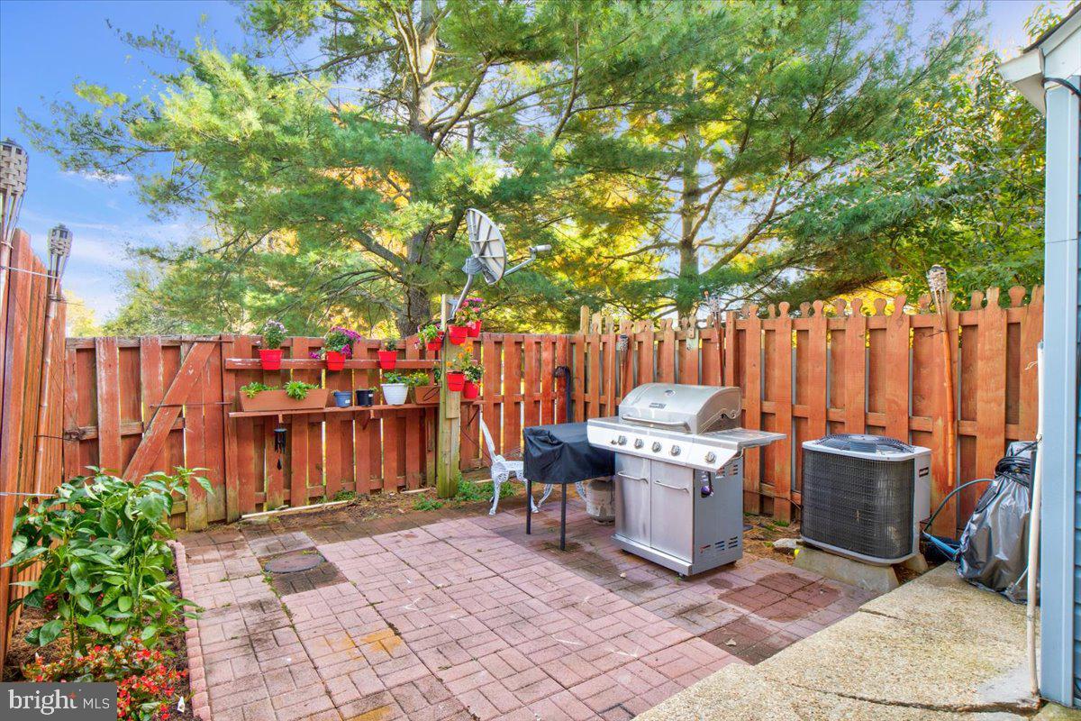 STAFFORD MEADOWS - Residential