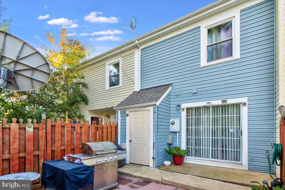 STAFFORD MEADOWS - Residential