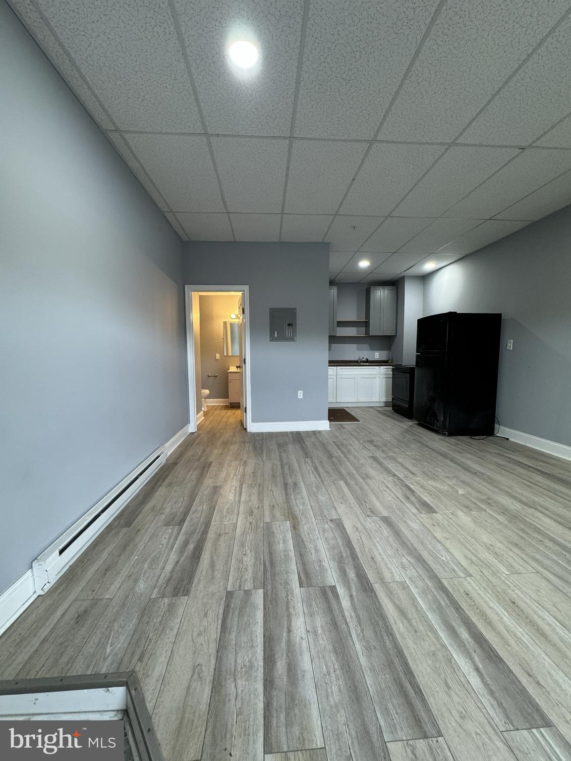 Cozy and modern studio apartment available for rent. This unit features a spacious layout with a full bathroom, perfect for a single professional or student.