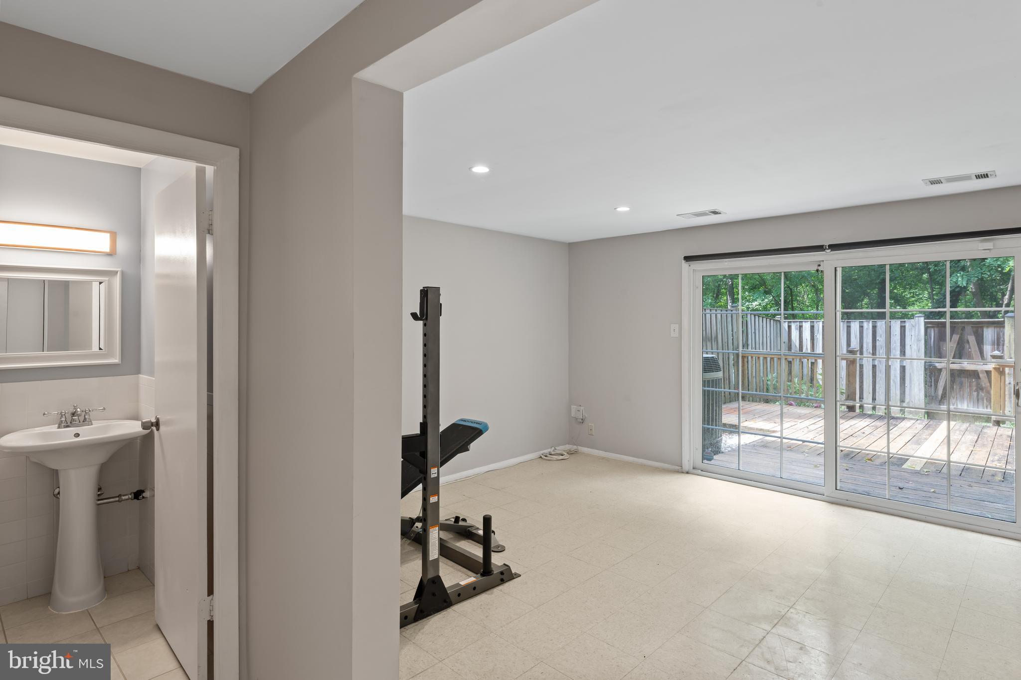 GREENLEAF - Residential Lease