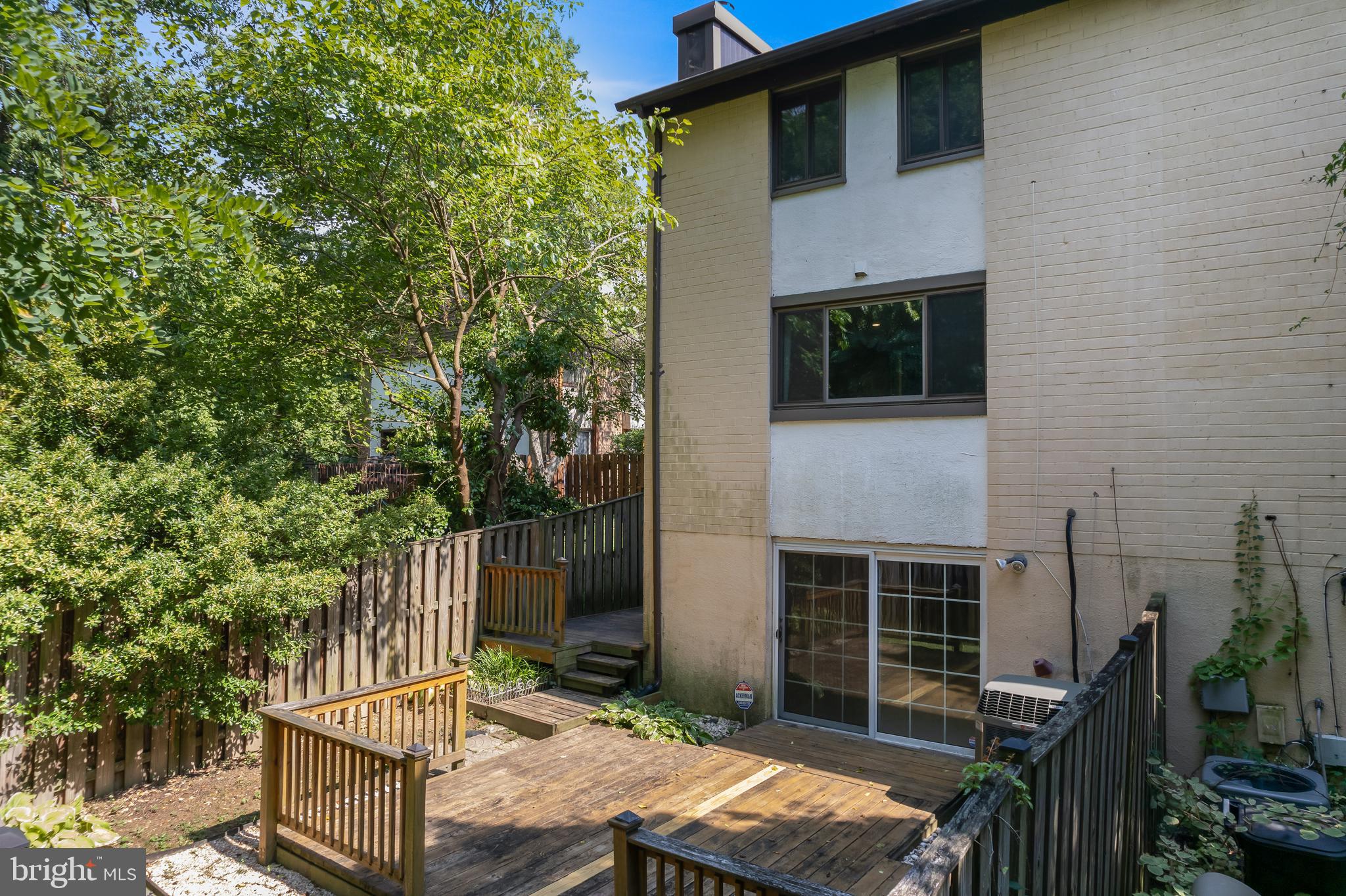 GREENLEAF - Residential Lease