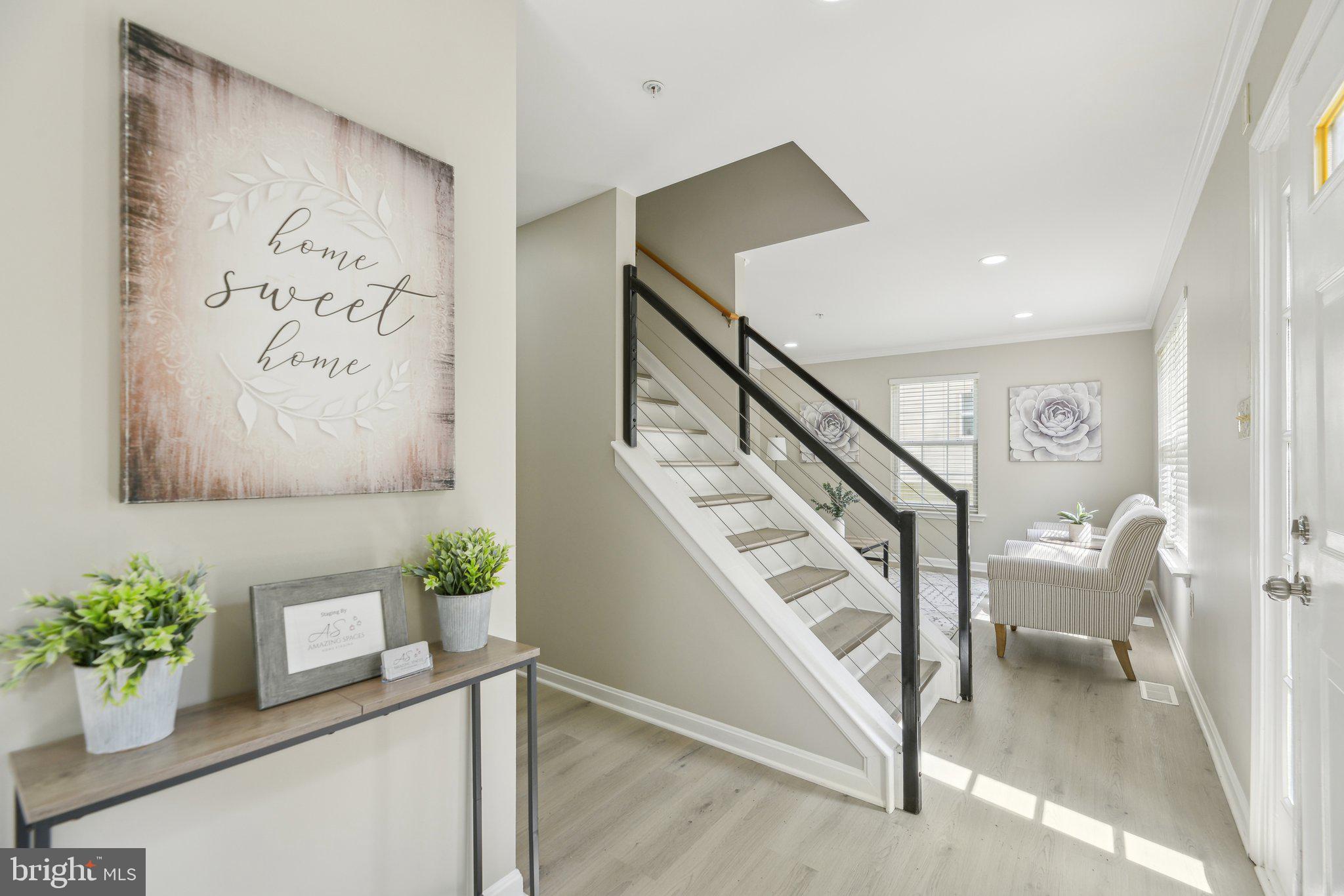 OLD FORT HILLS - Residential