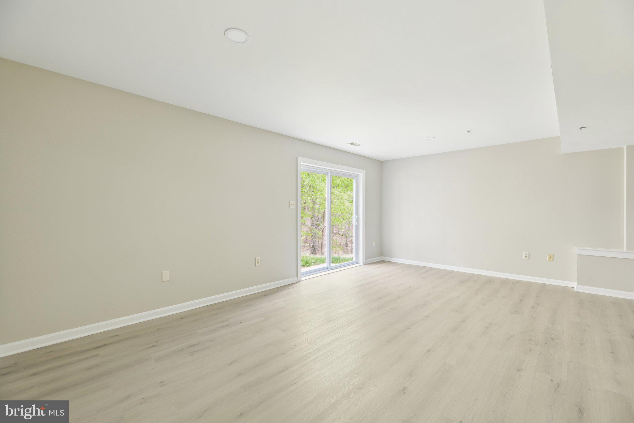 OLD FORT HILLS - Residential