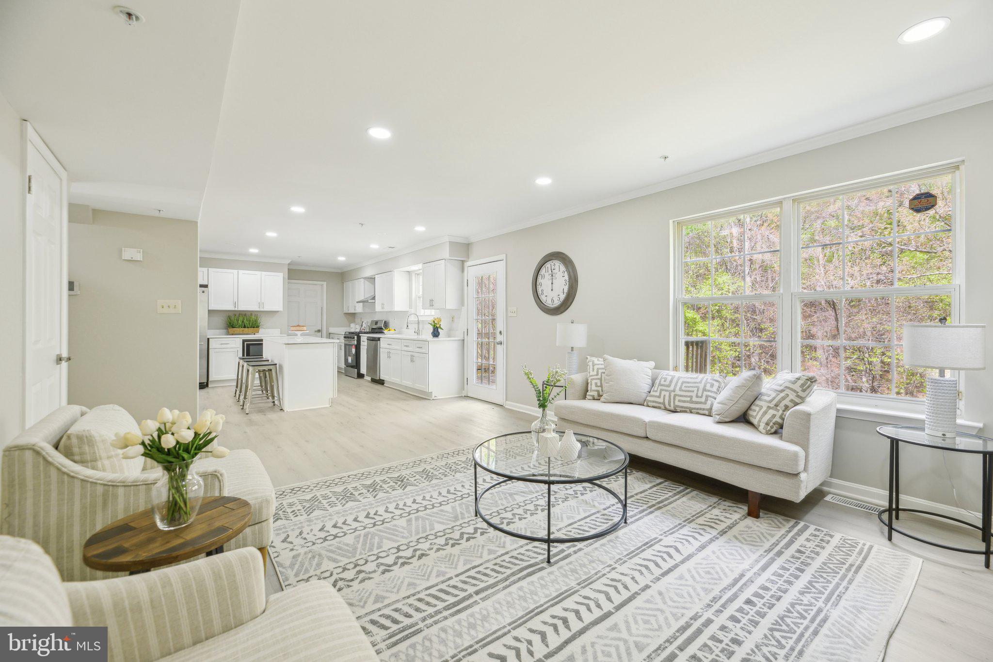 OLD FORT HILLS - Residential