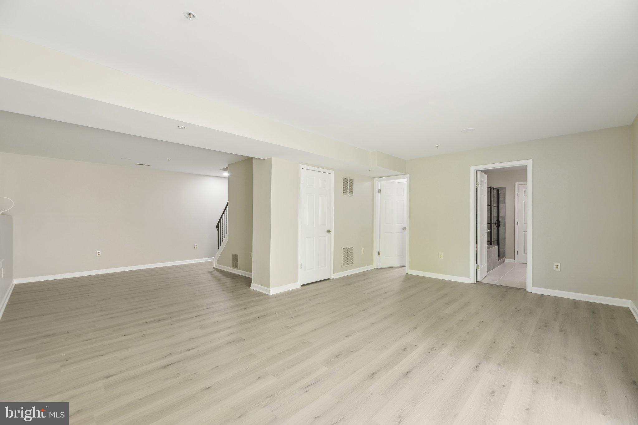 OLD FORT HILLS - Residential