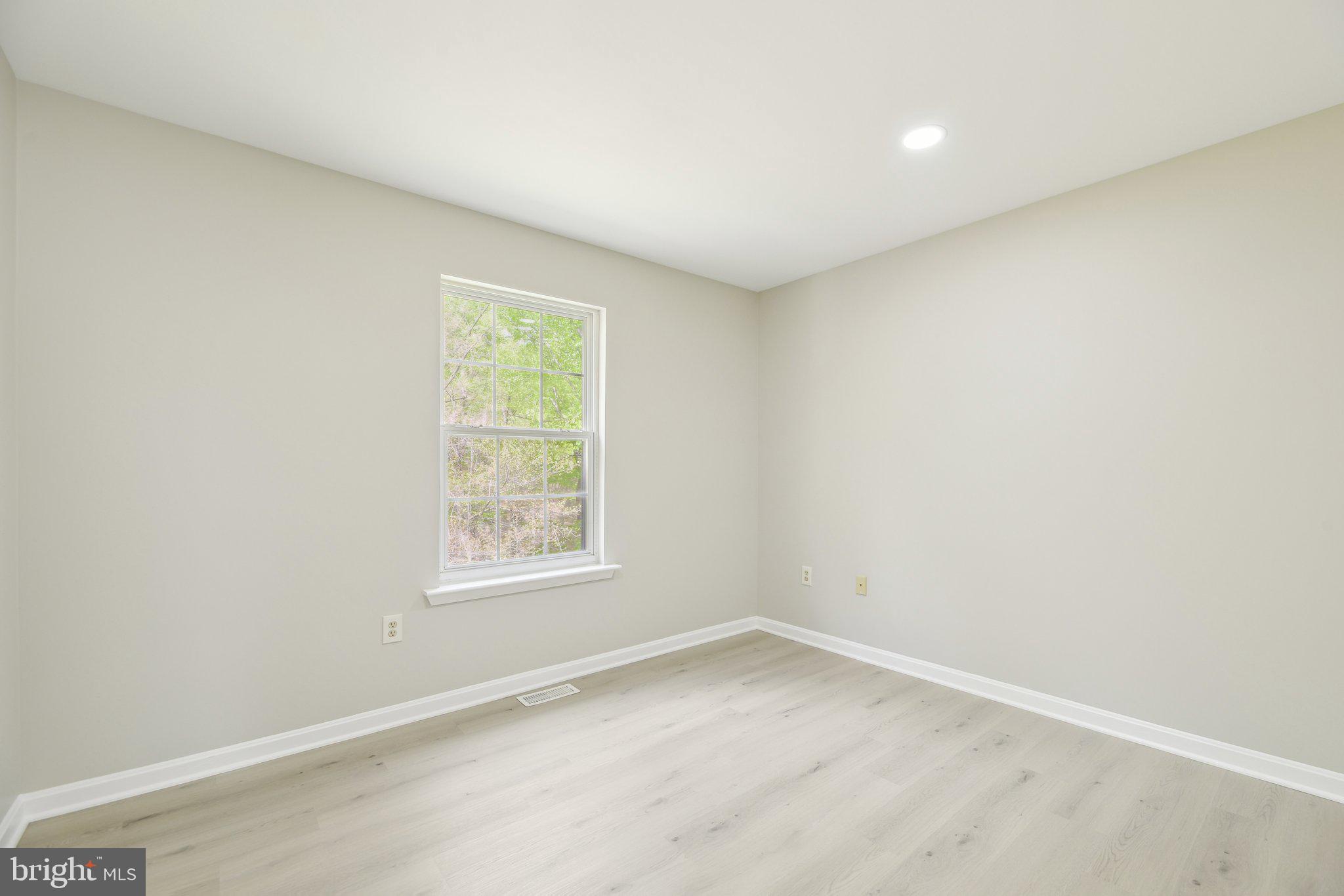 OLD FORT HILLS - Residential