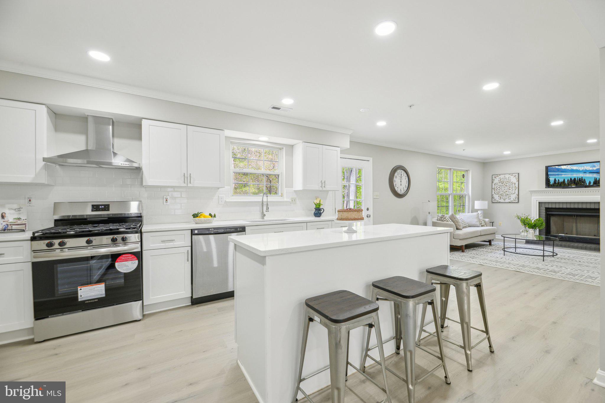 OLD FORT HILLS - Residential