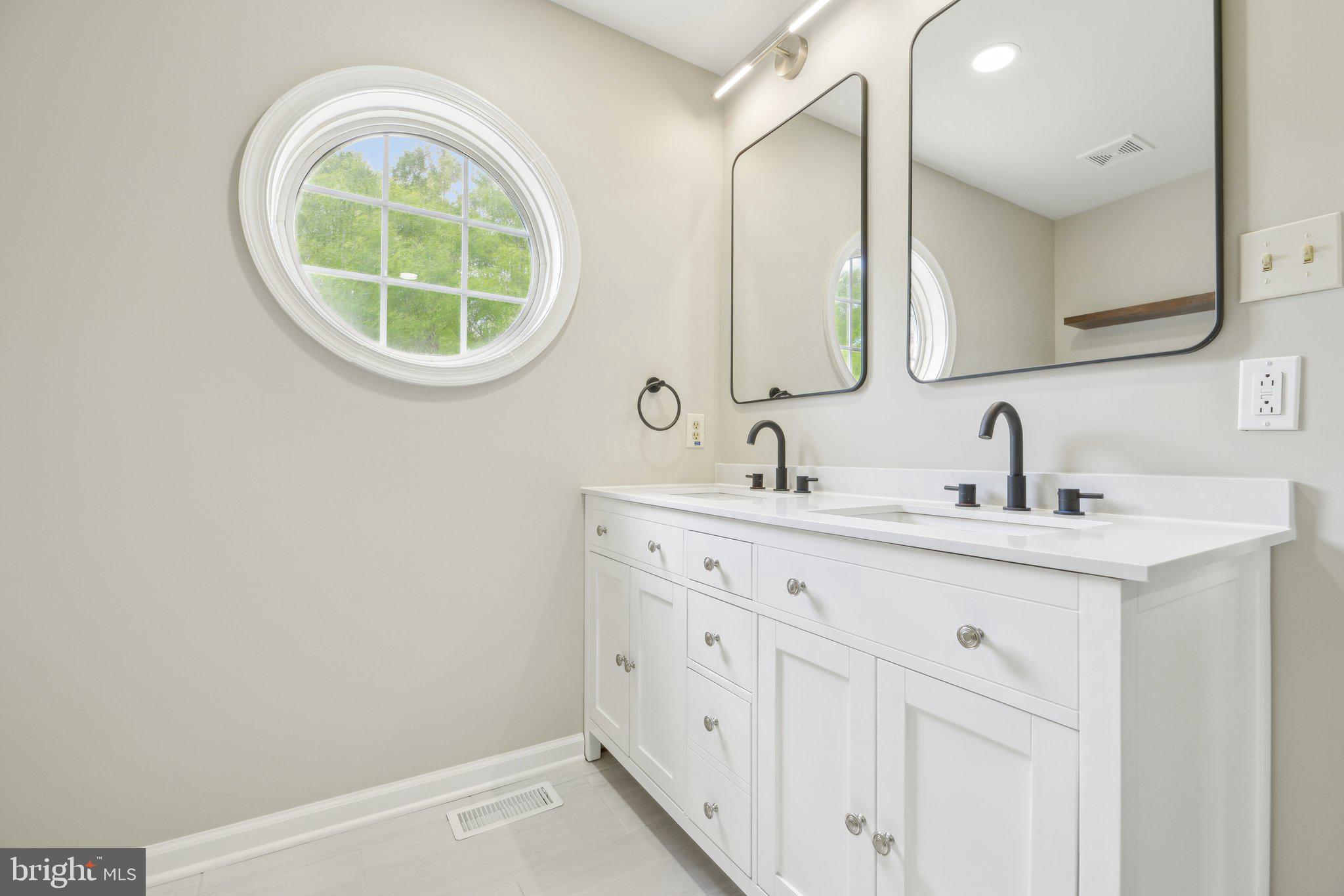 OLD FORT HILLS - Residential