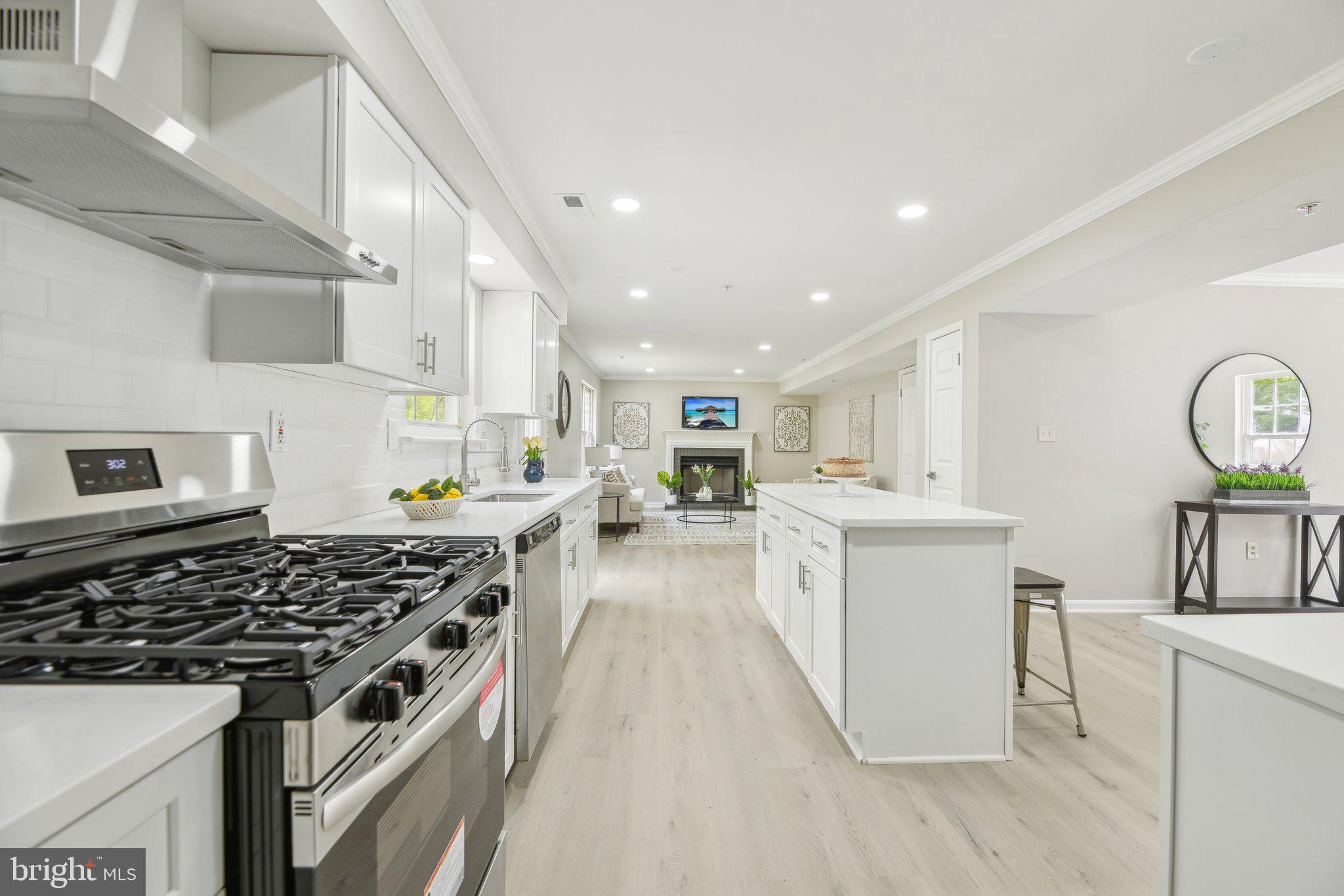 OLD FORT HILLS - Residential