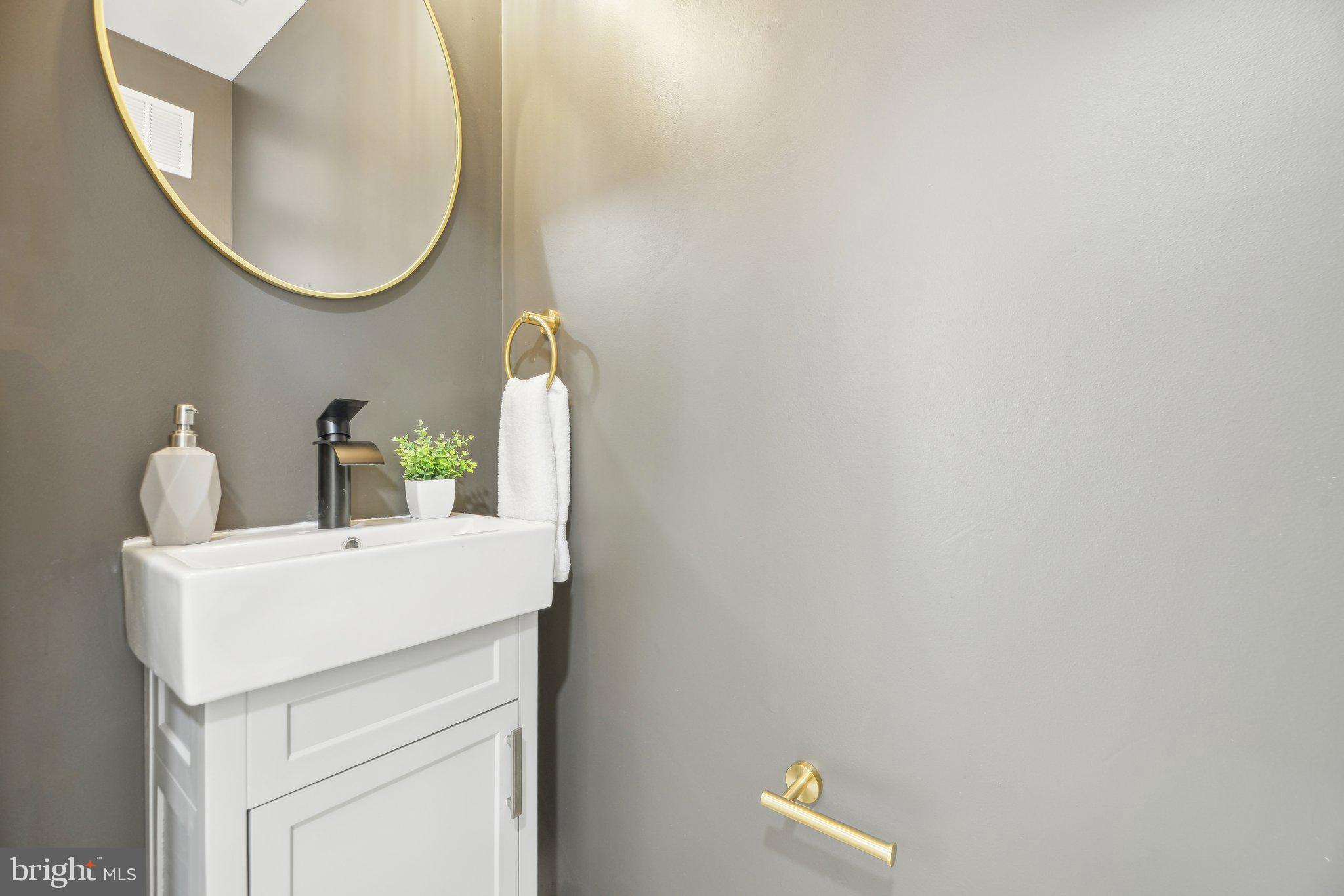 OLD FORT HILLS - Residential