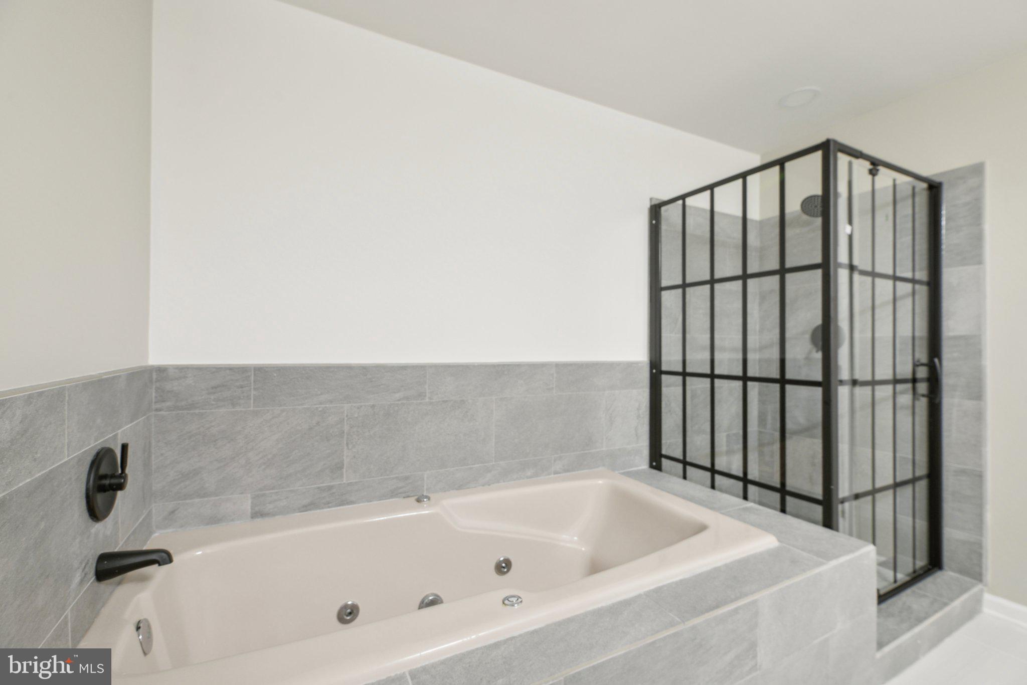 OLD FORT HILLS - Residential