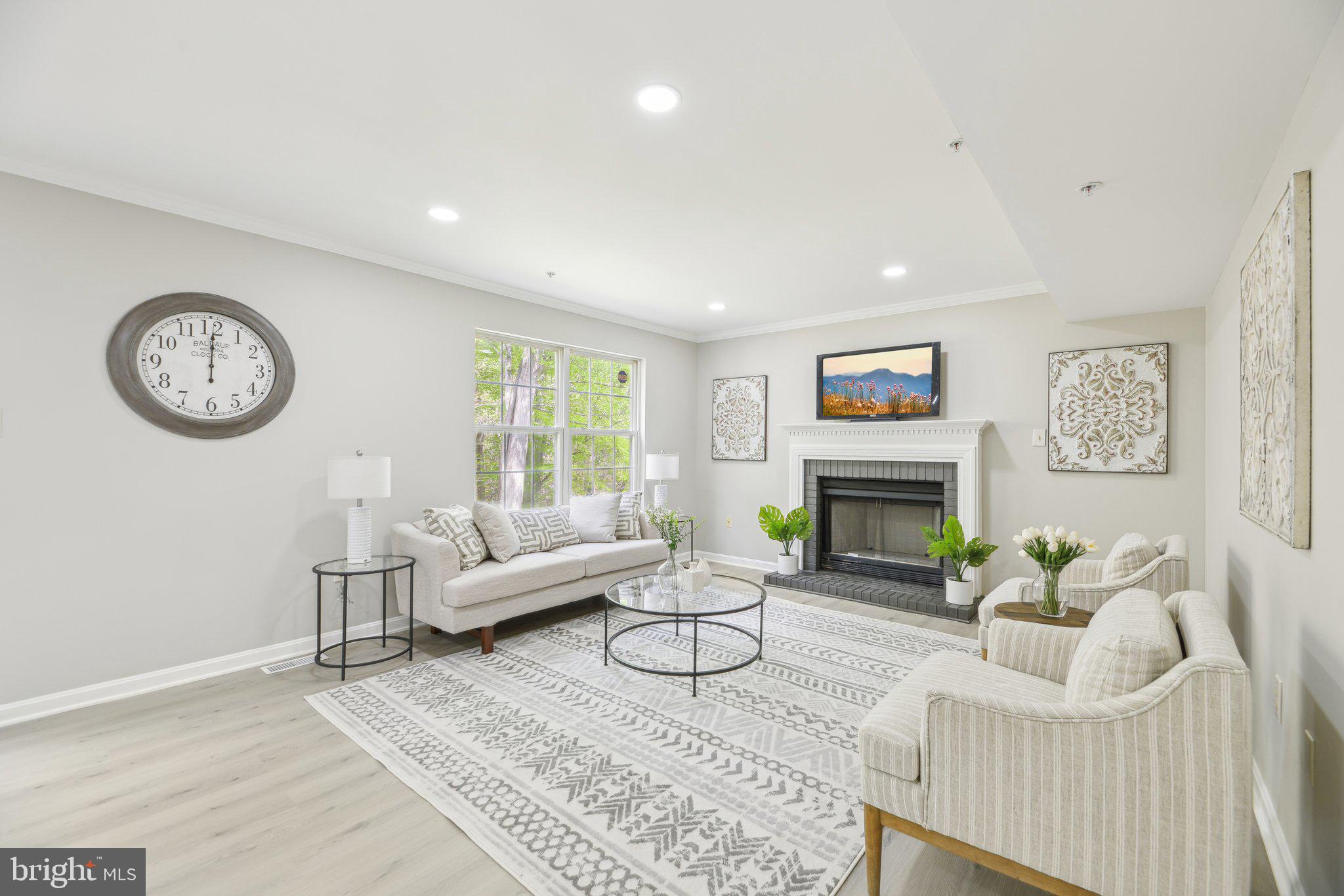 OLD FORT HILLS - Residential