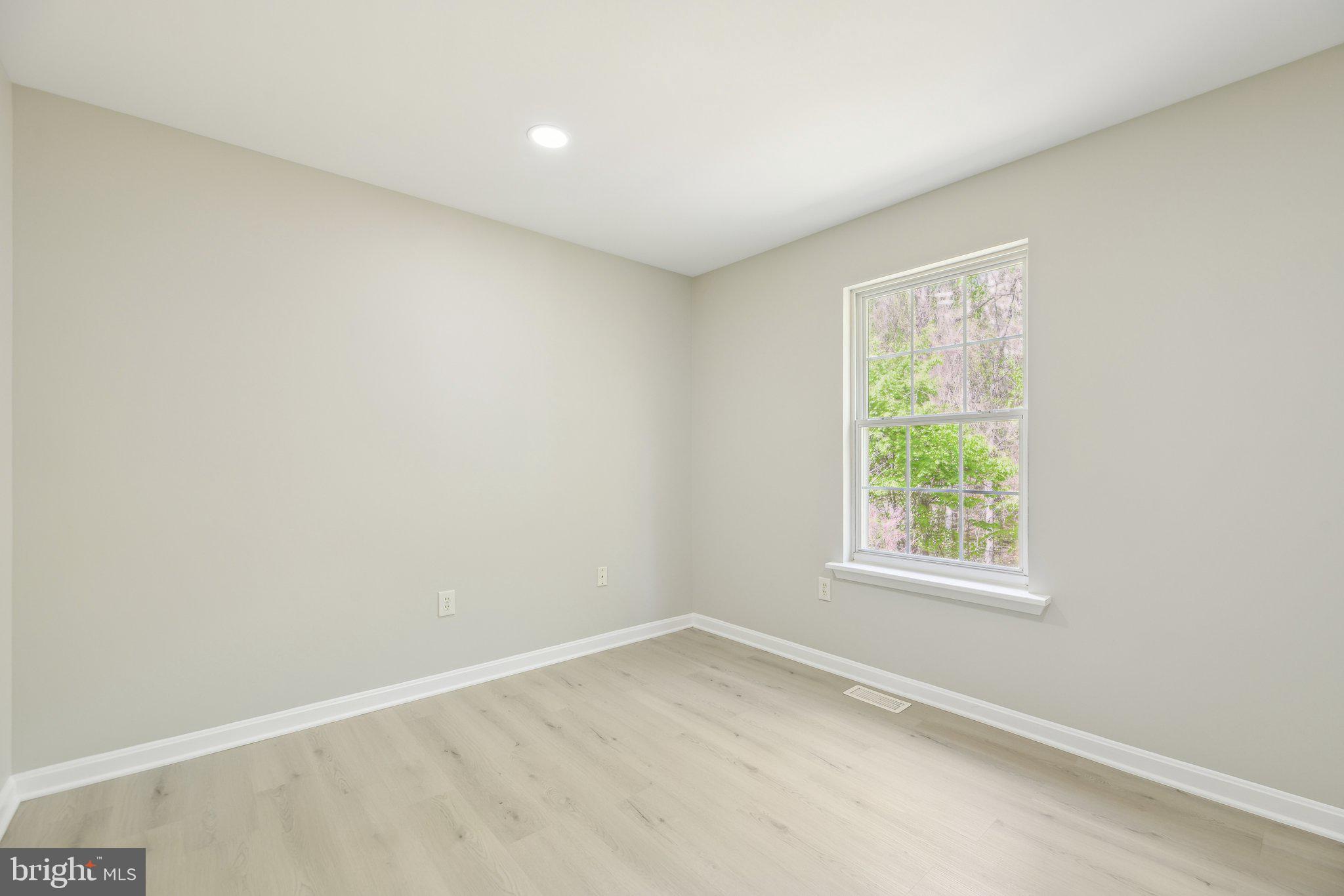 OLD FORT HILLS - Residential