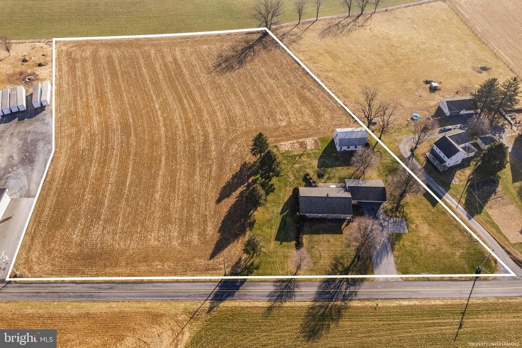 Photo of 85 Wissler Road, LITITZ, PA 17543 (MLS # PALA2083708)