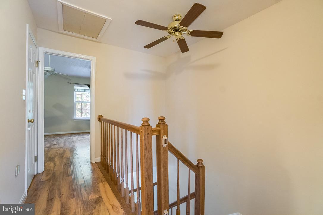 SPRING KNOLL - Residential