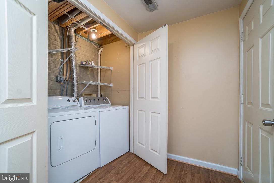 SPRING KNOLL - Residential