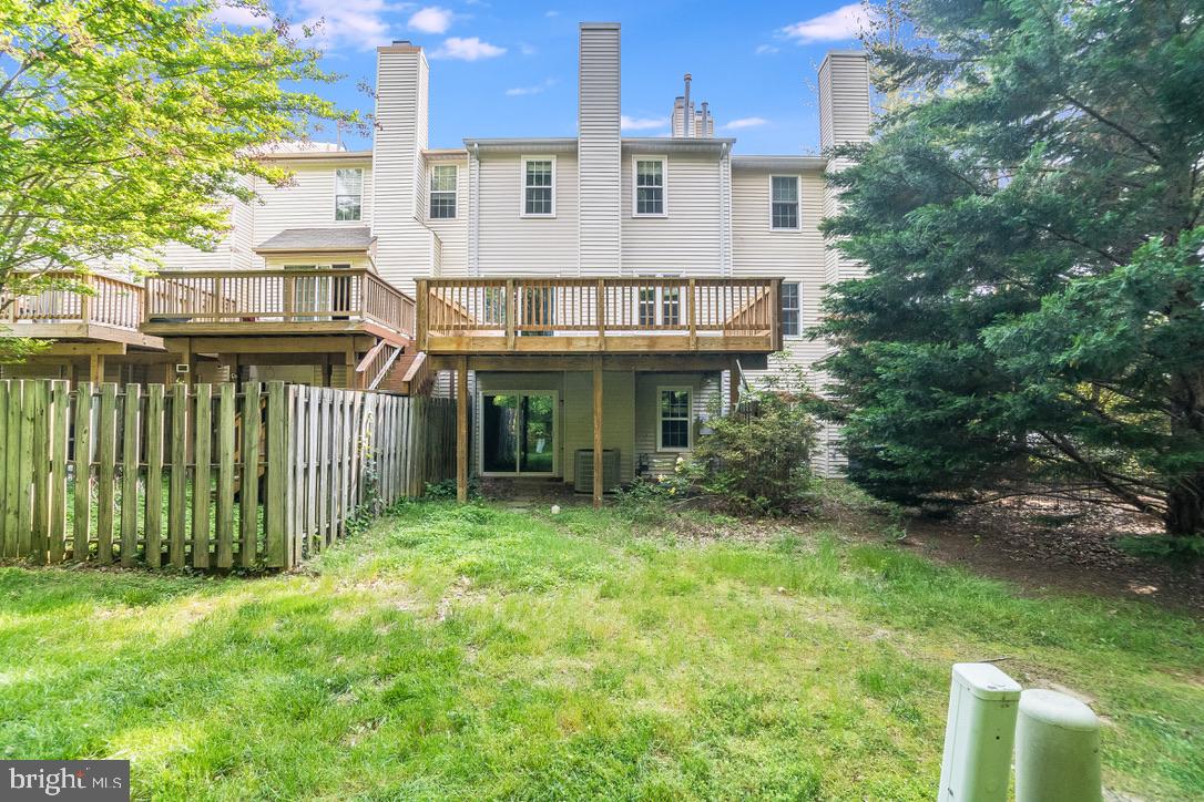 SPRING KNOLL - Residential