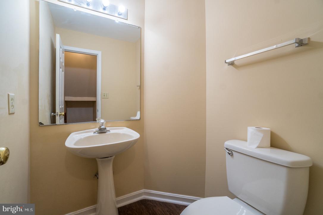 SPRING KNOLL - Residential