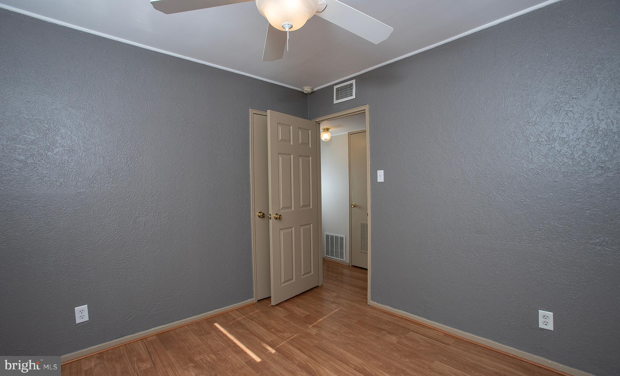 OAK HILLS - Residential Lease