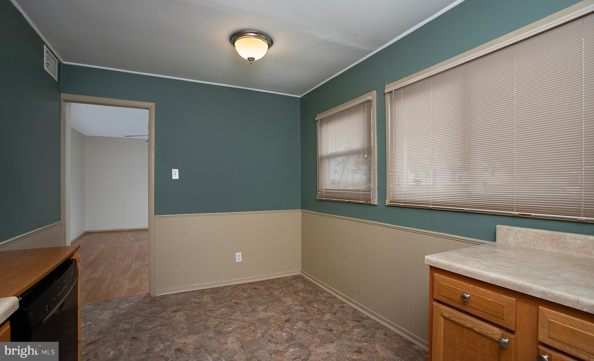 OAK HILLS - Residential Lease