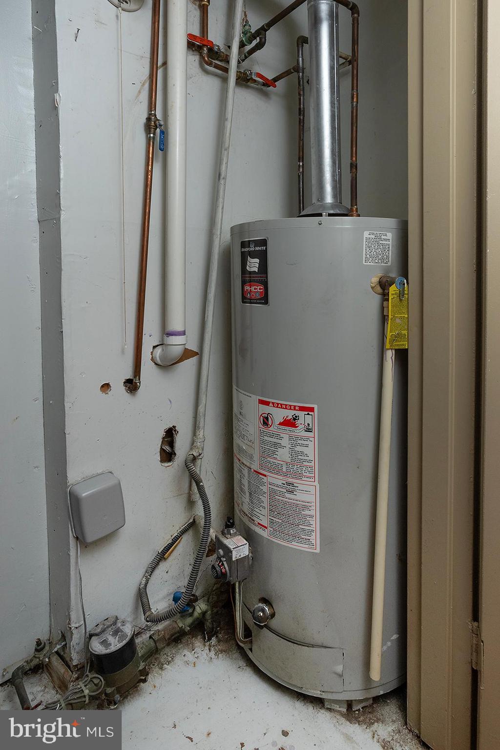 OAK HILLS - Residential Lease