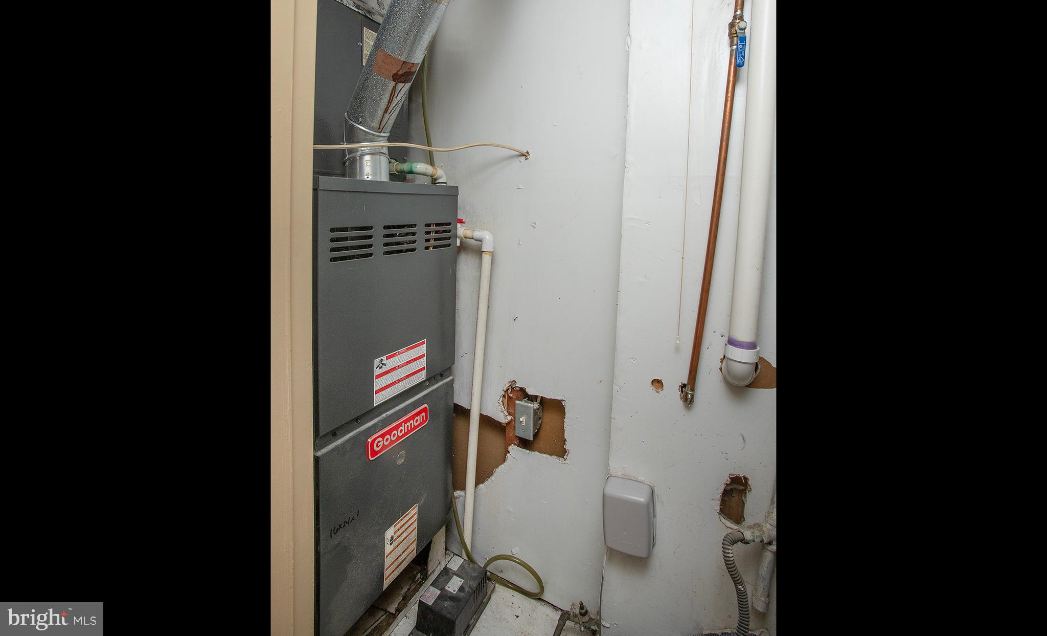 OAK HILLS - Residential Lease