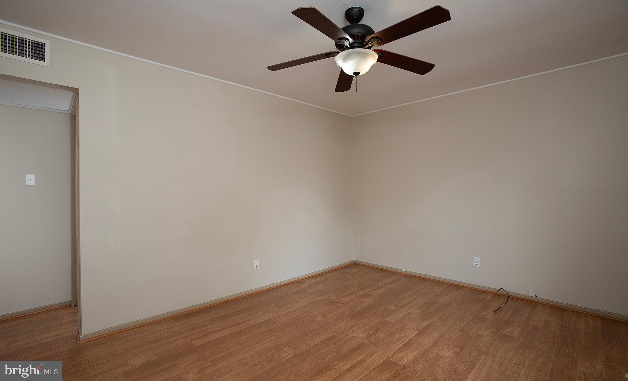 OAK HILLS - Residential Lease