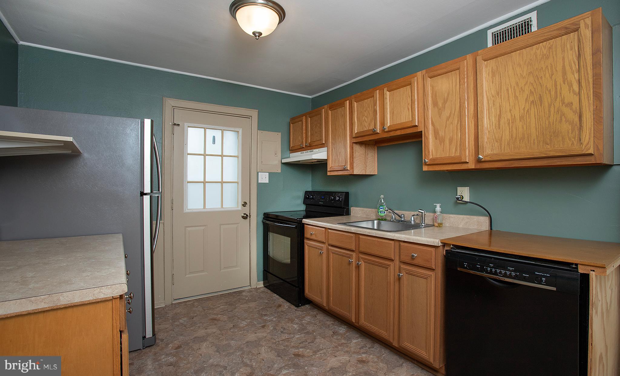 OAK HILLS - Residential Lease