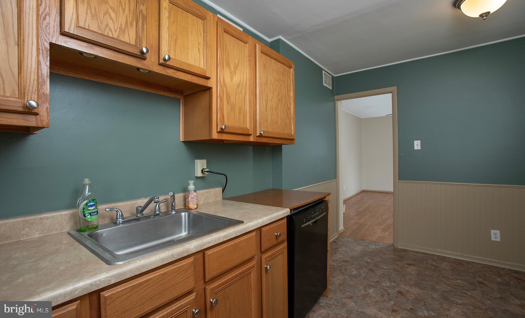 OAK HILLS - Residential Lease