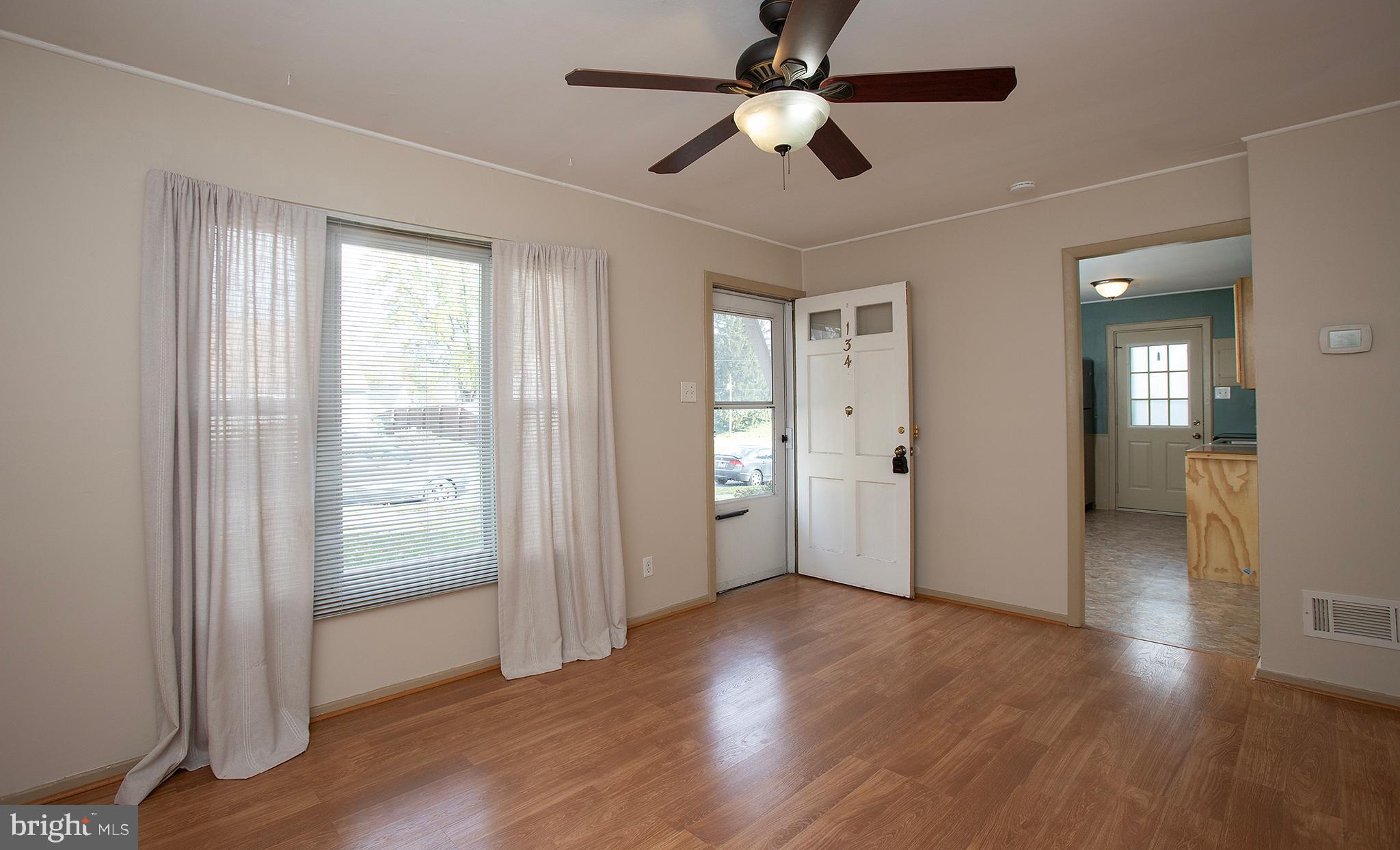 OAK HILLS - Residential Lease