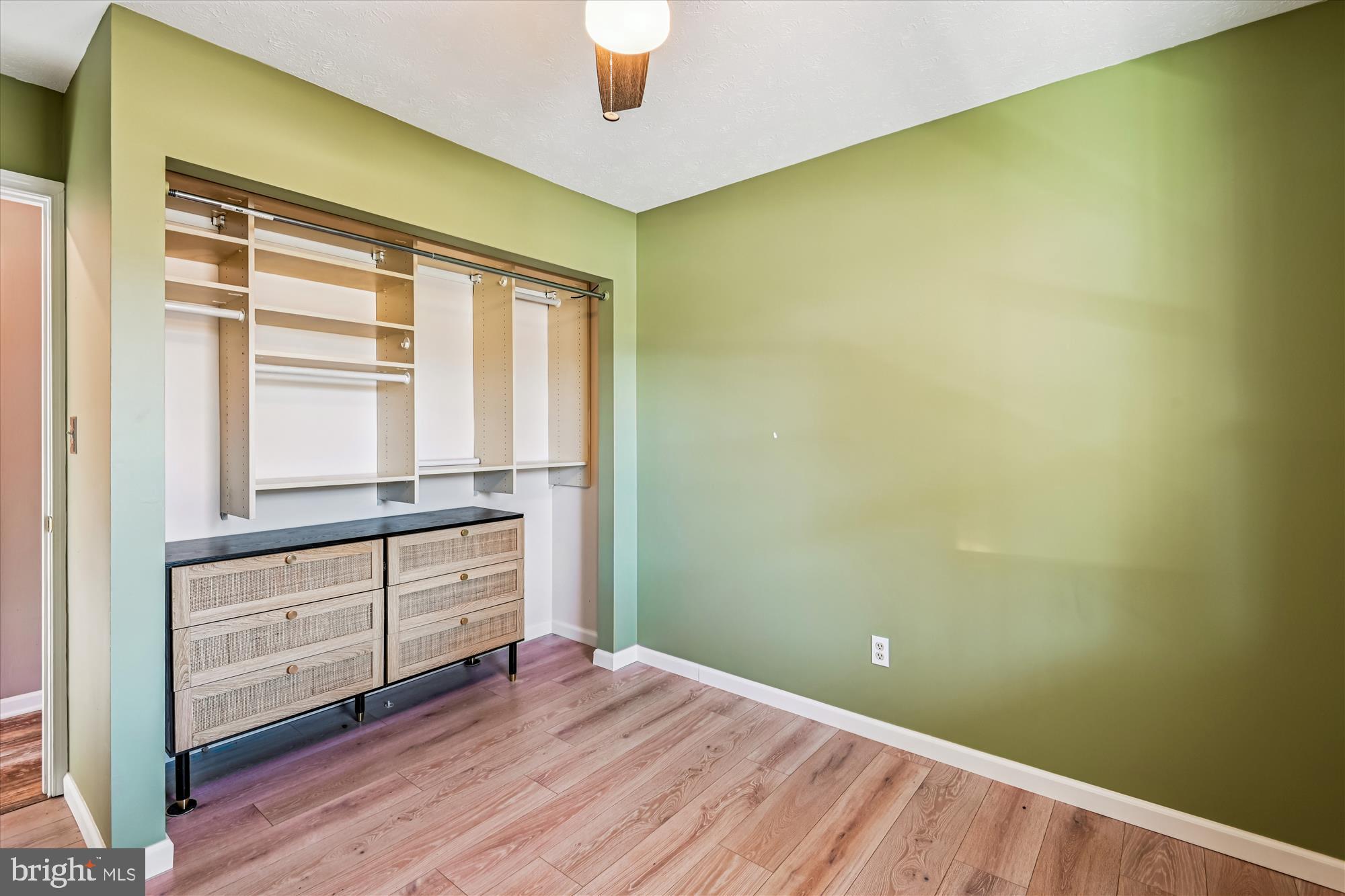 REVELL DOWNS - Residential