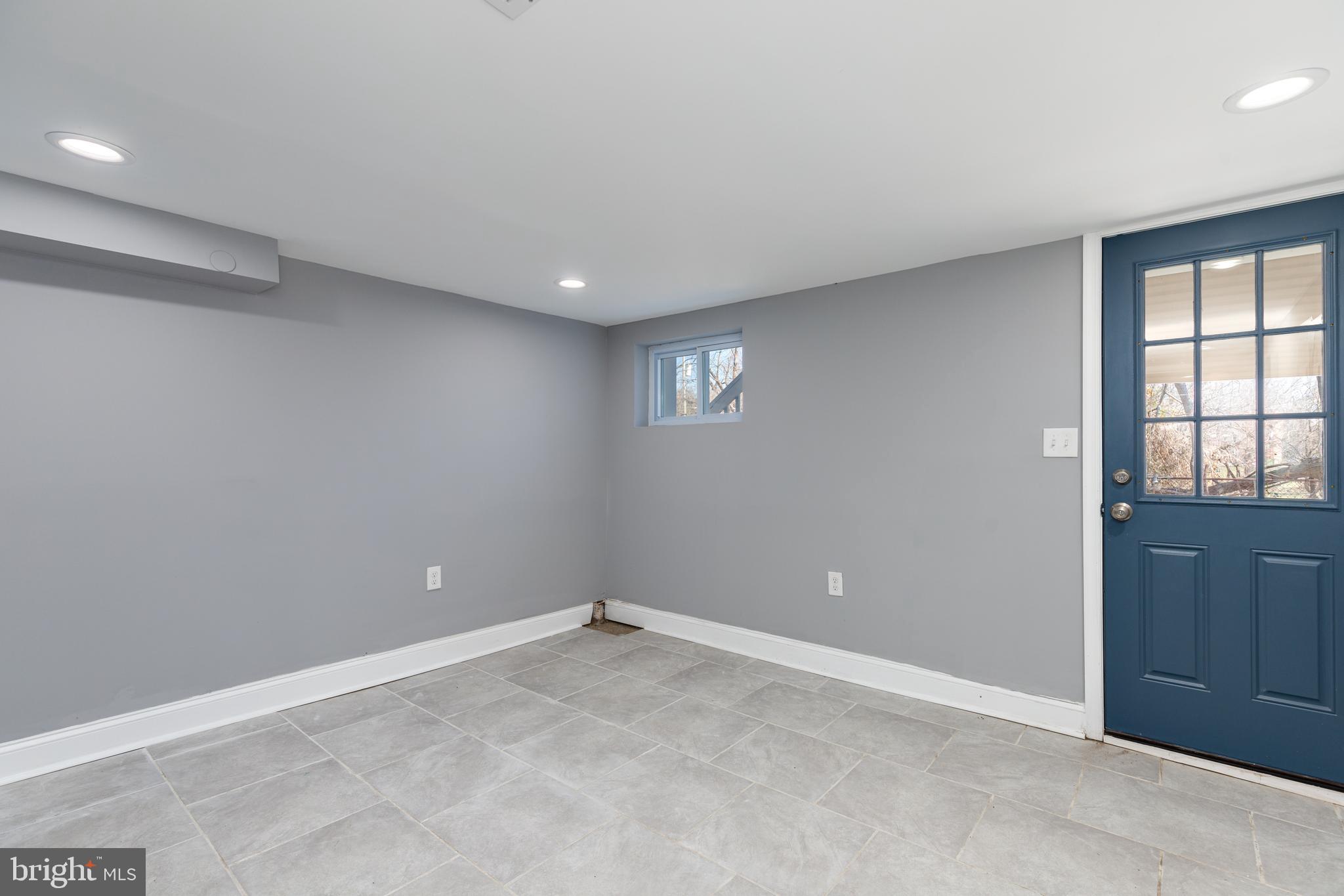 WAVERLY - Residential