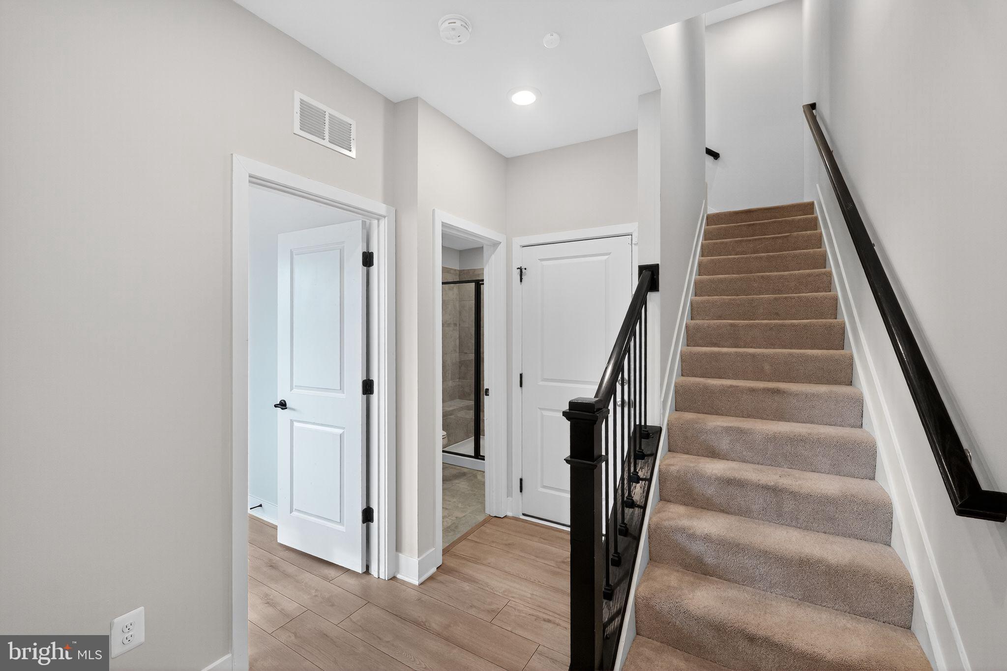 MEDFIELD - Residential