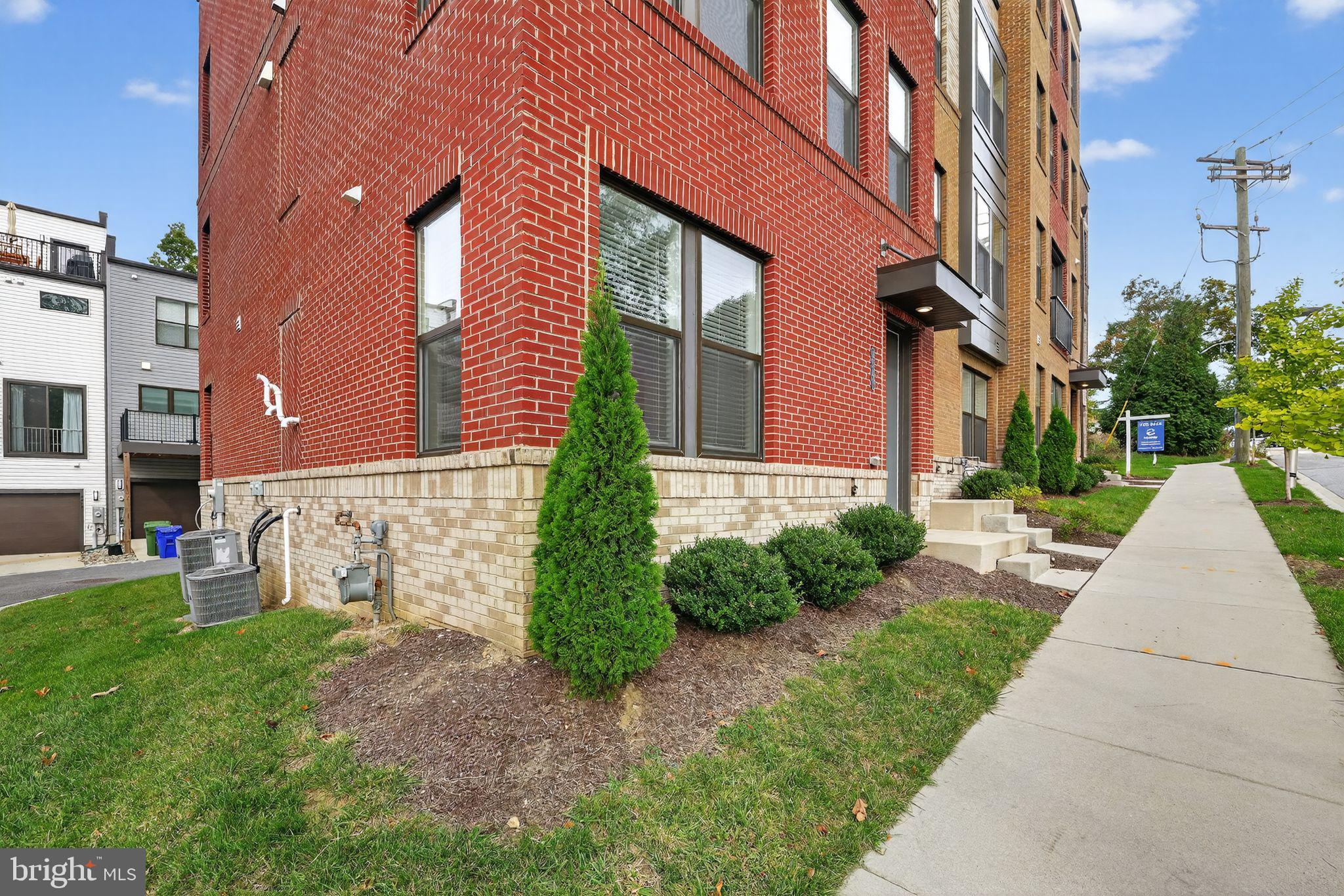 MEDFIELD - Residential