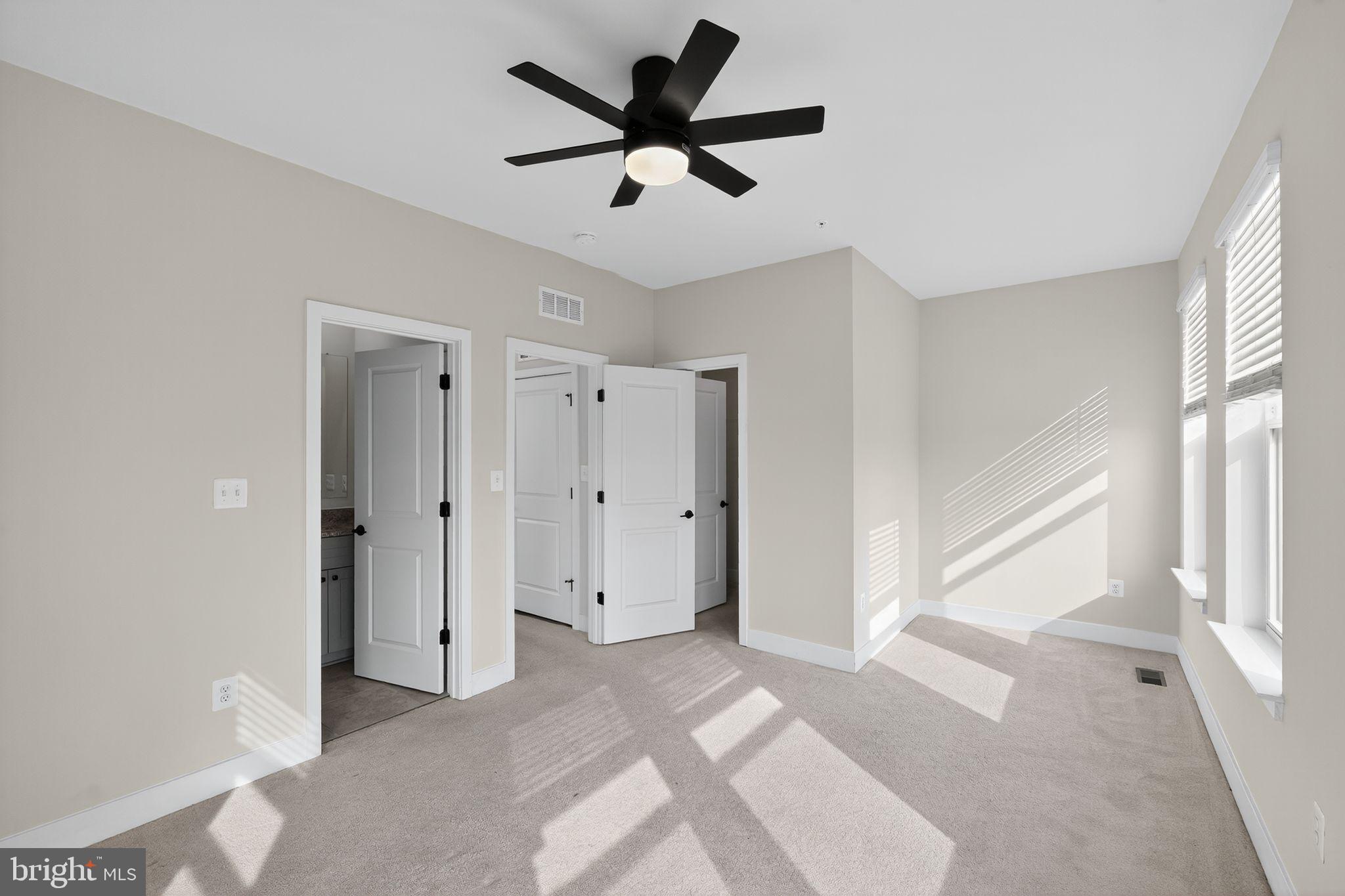 MEDFIELD - Residential