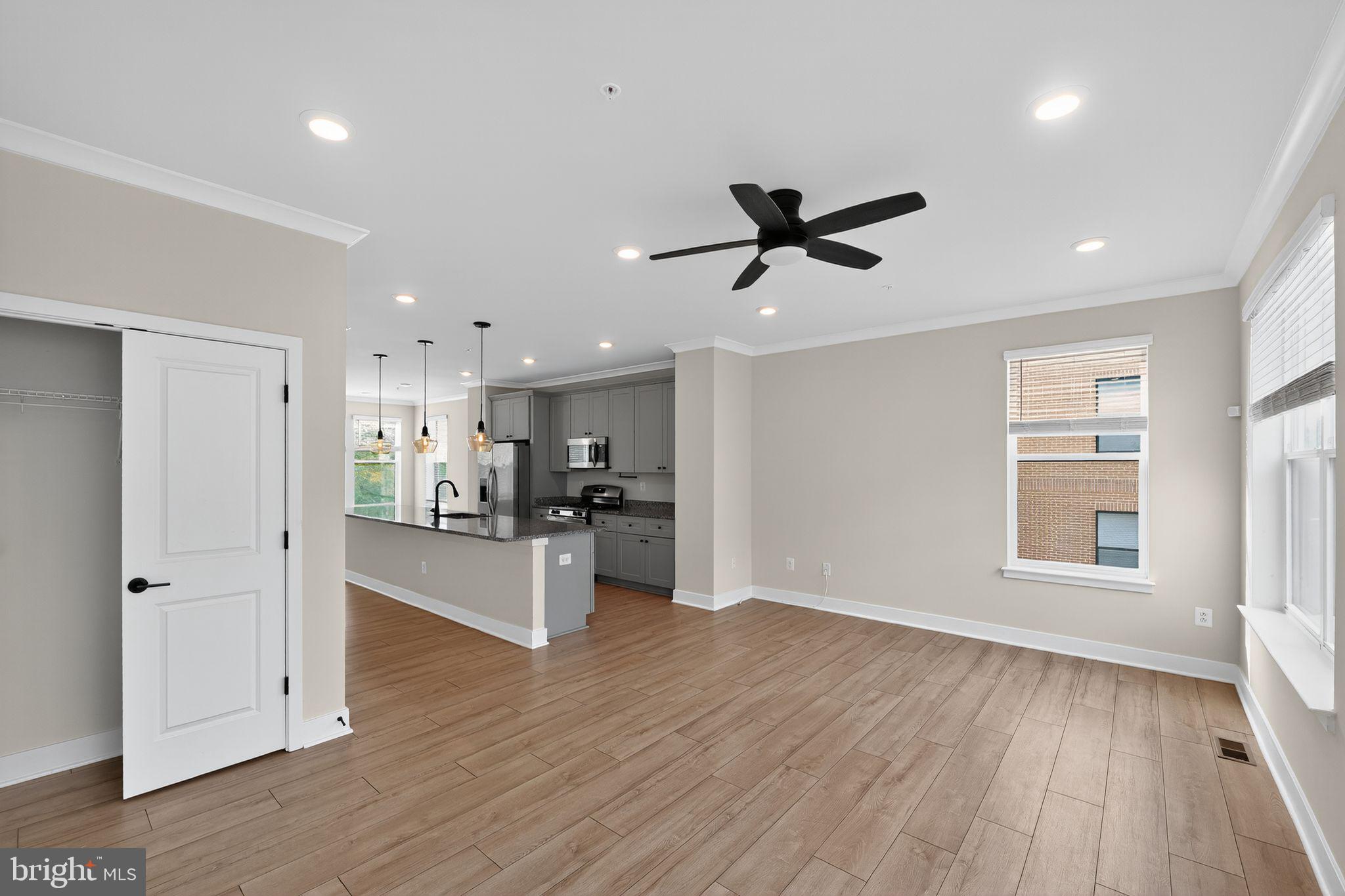 MEDFIELD - Residential