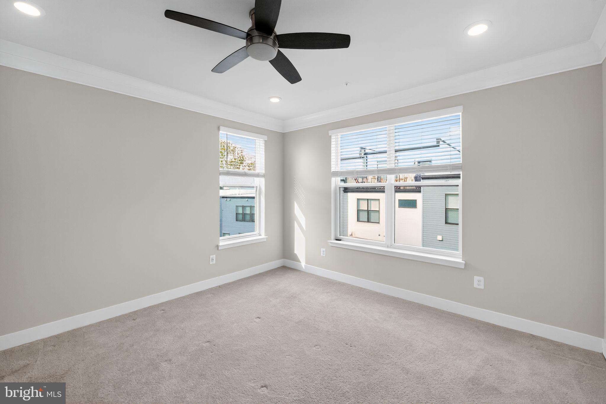 MEDFIELD - Residential