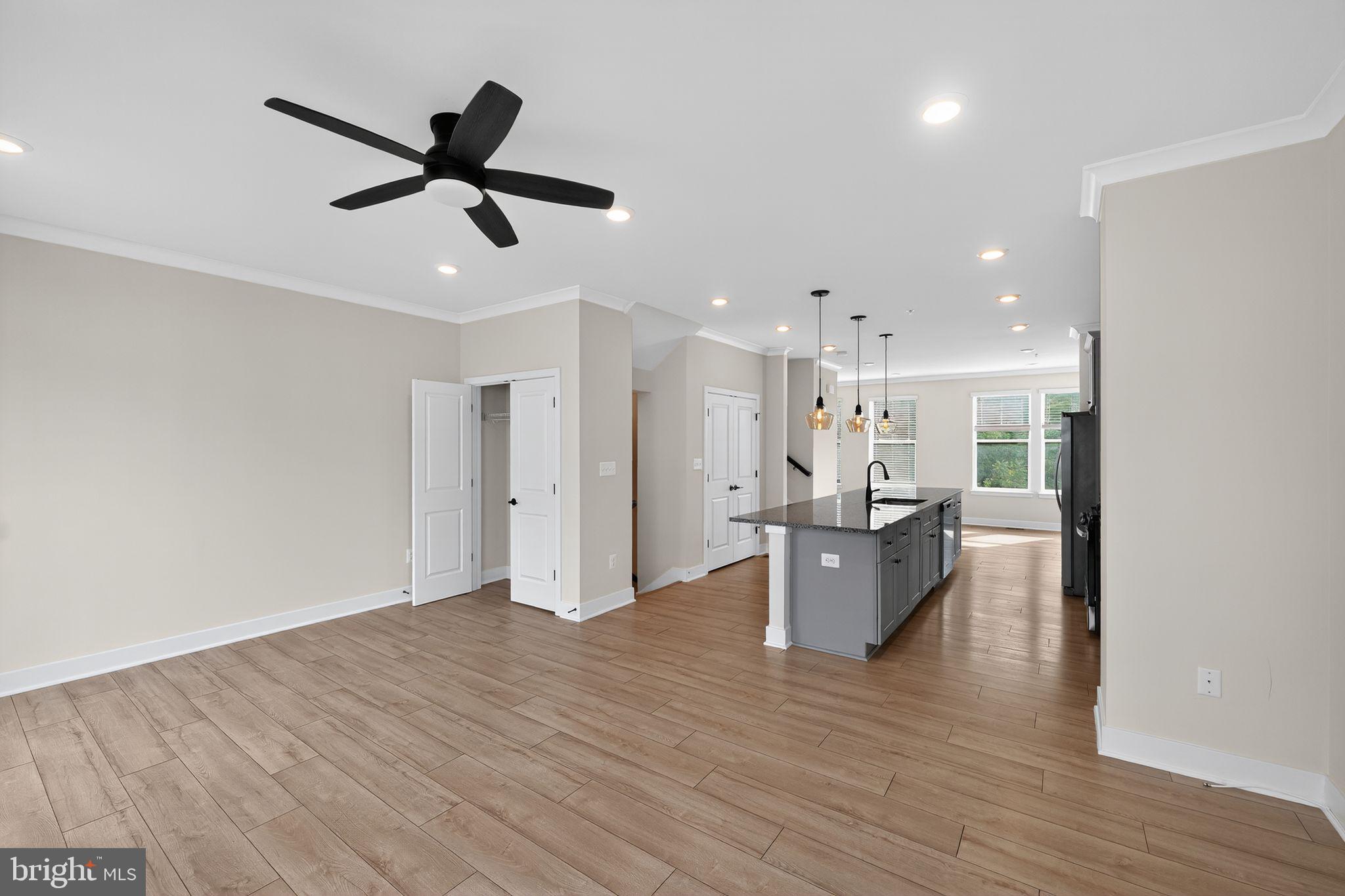 MEDFIELD - Residential