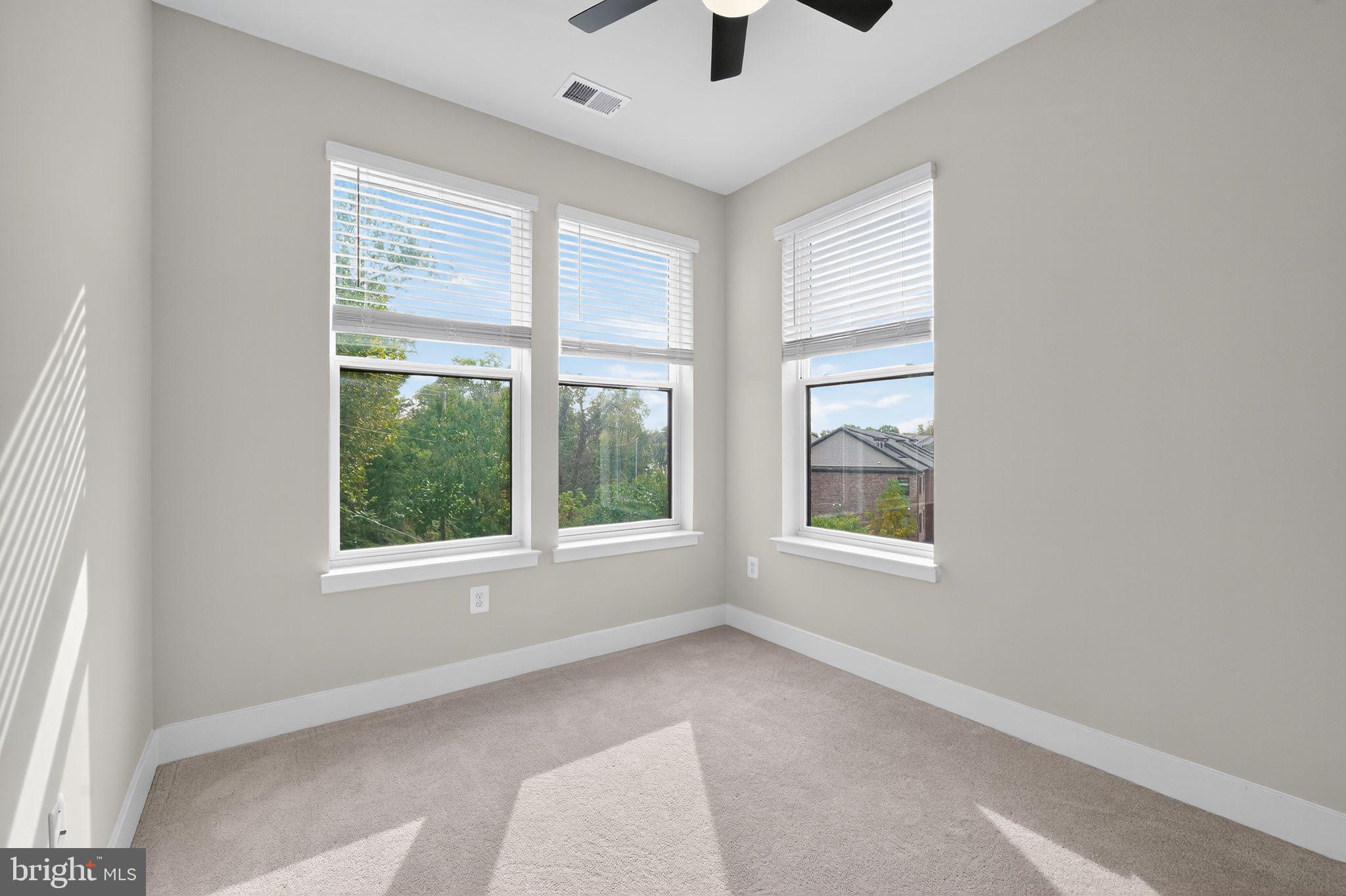 MEDFIELD - Residential